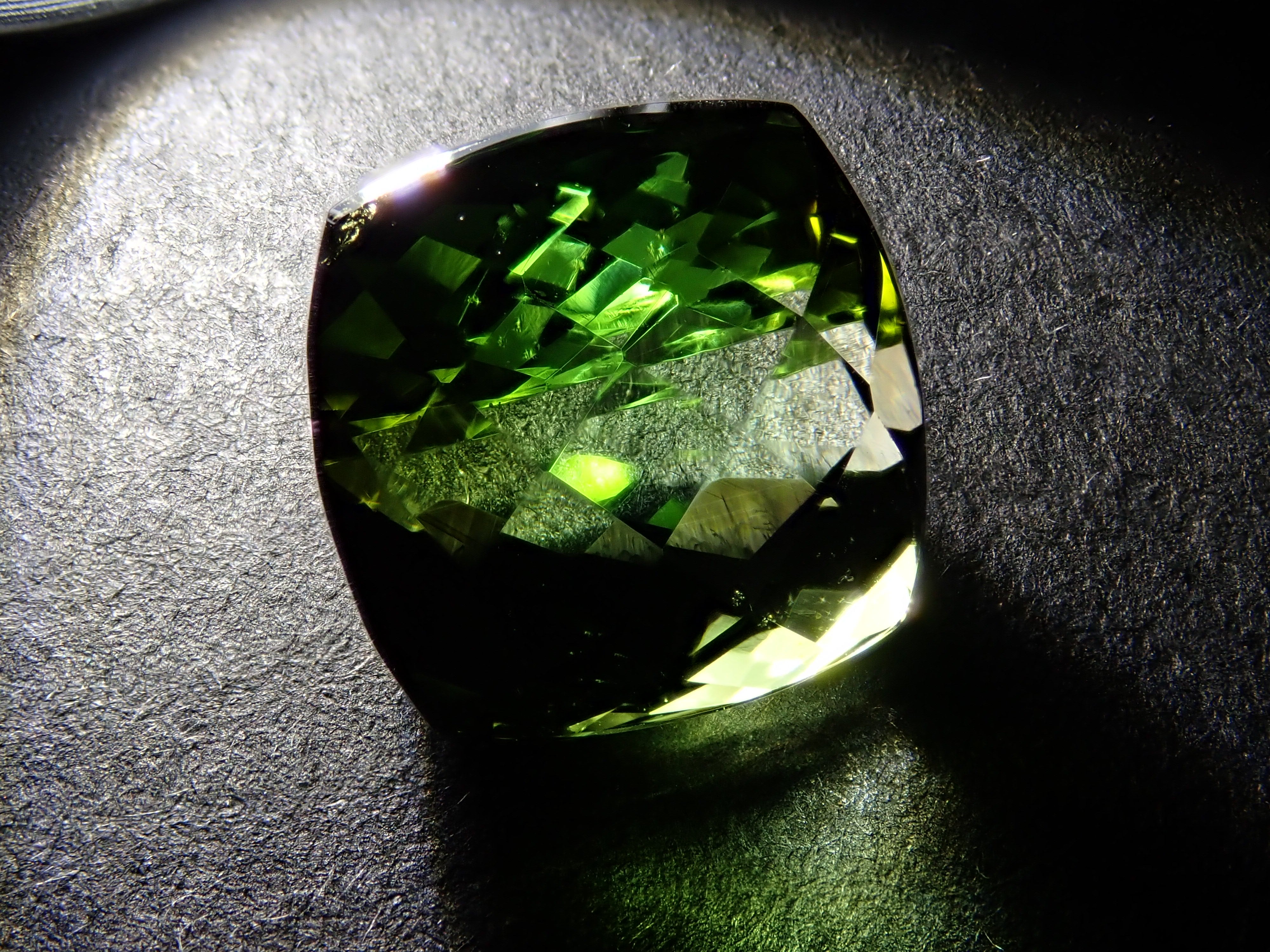 12561687掲載】ザンビア産バイカラートルマリン 4.019ctルース