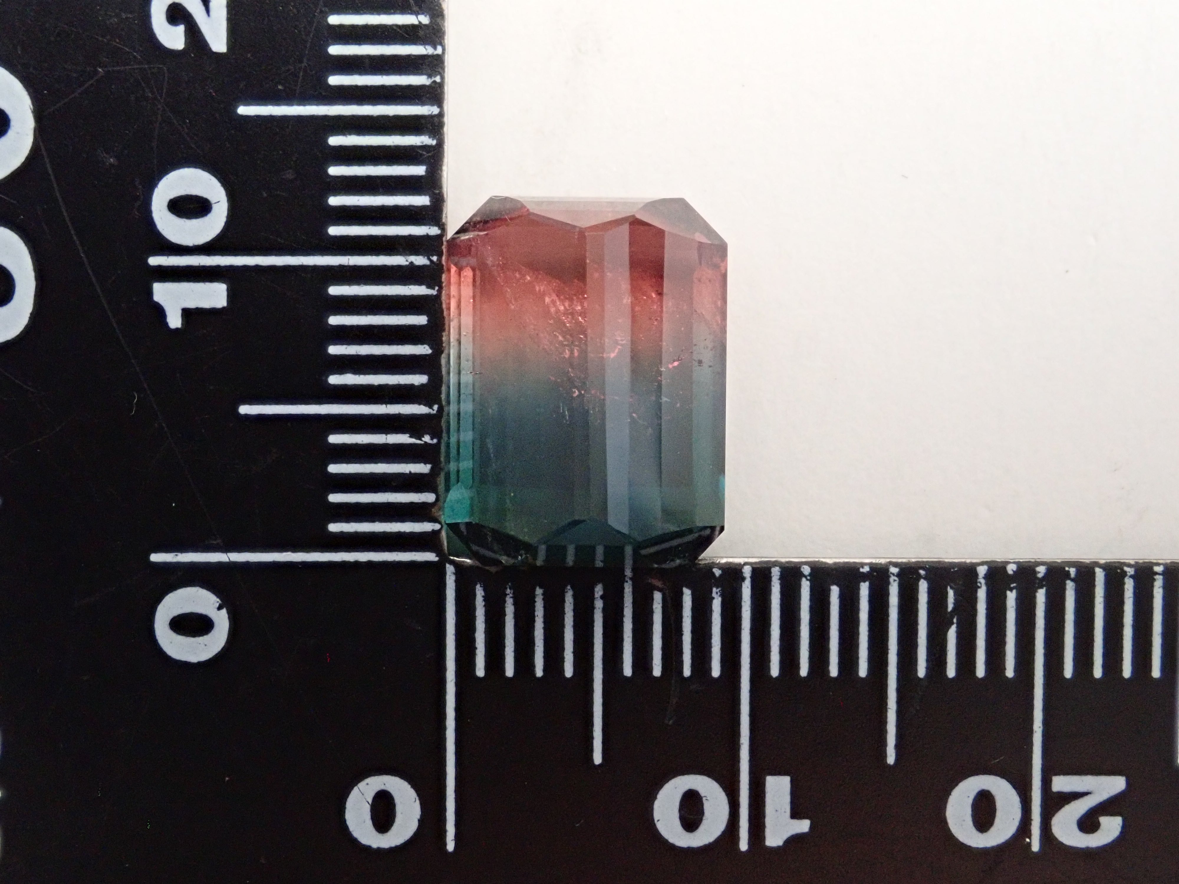 [12561688] Brazilian Bicolor Tourmaline 7.268ct Loose