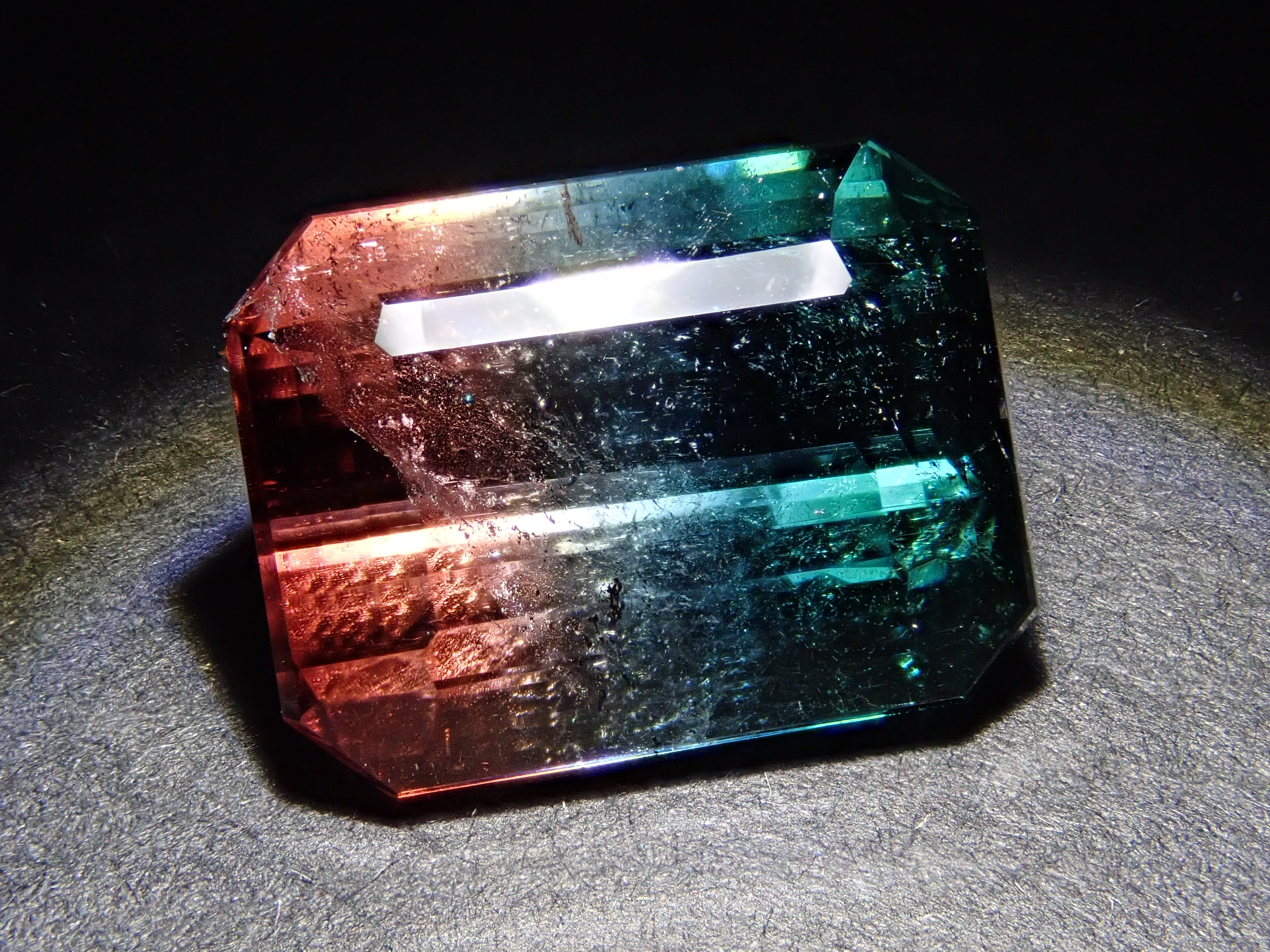 [12561688] Brazilian Bicolor Tourmaline 7.268ct Loose