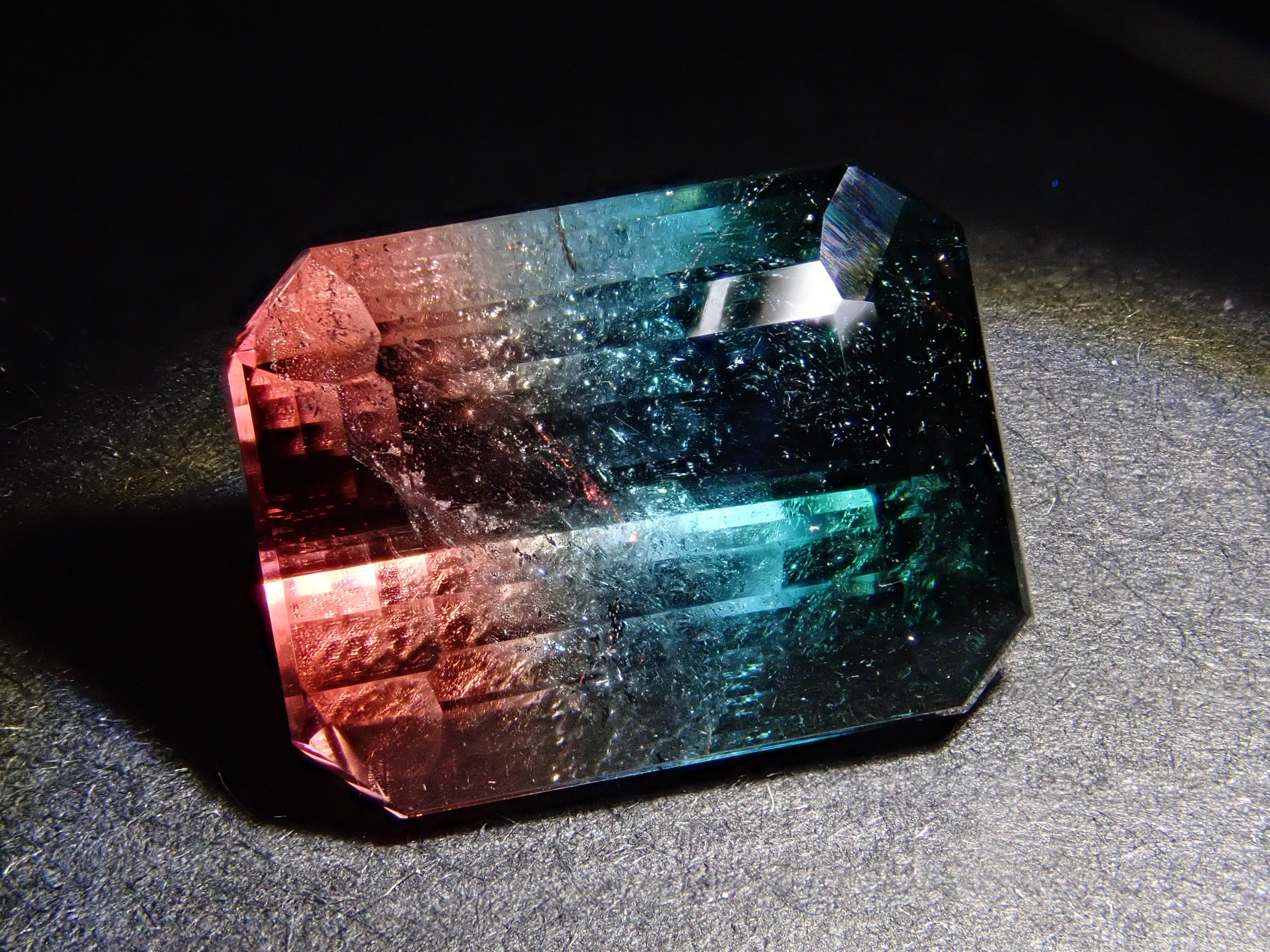 [12561688] Brazilian Bicolor Tourmaline 7.268ct Loose