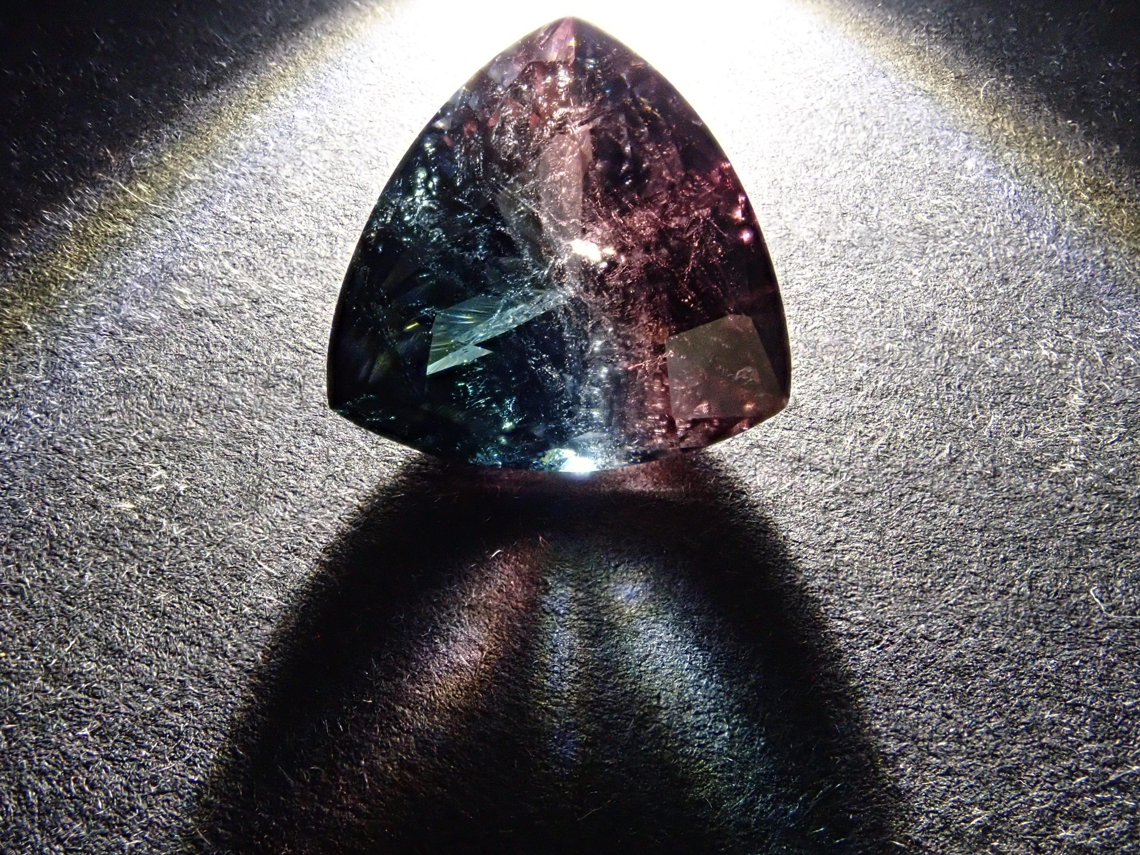 【抽選販売0117_08】ブラジル産バイカラートルマリン 7.017ctルース