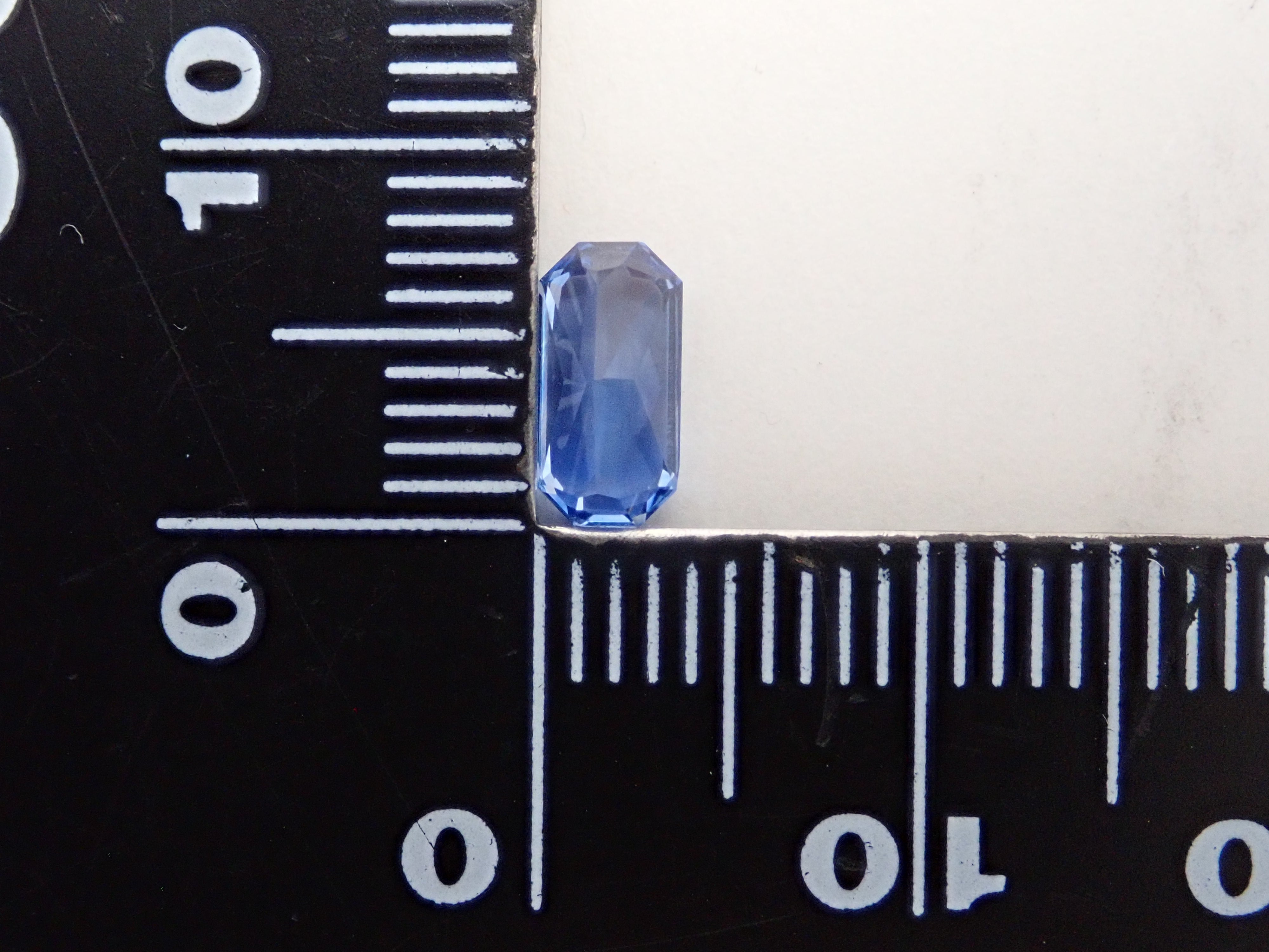 【12/21 22時販売】スリランカ産ブルーサファイア 1.008ctルース