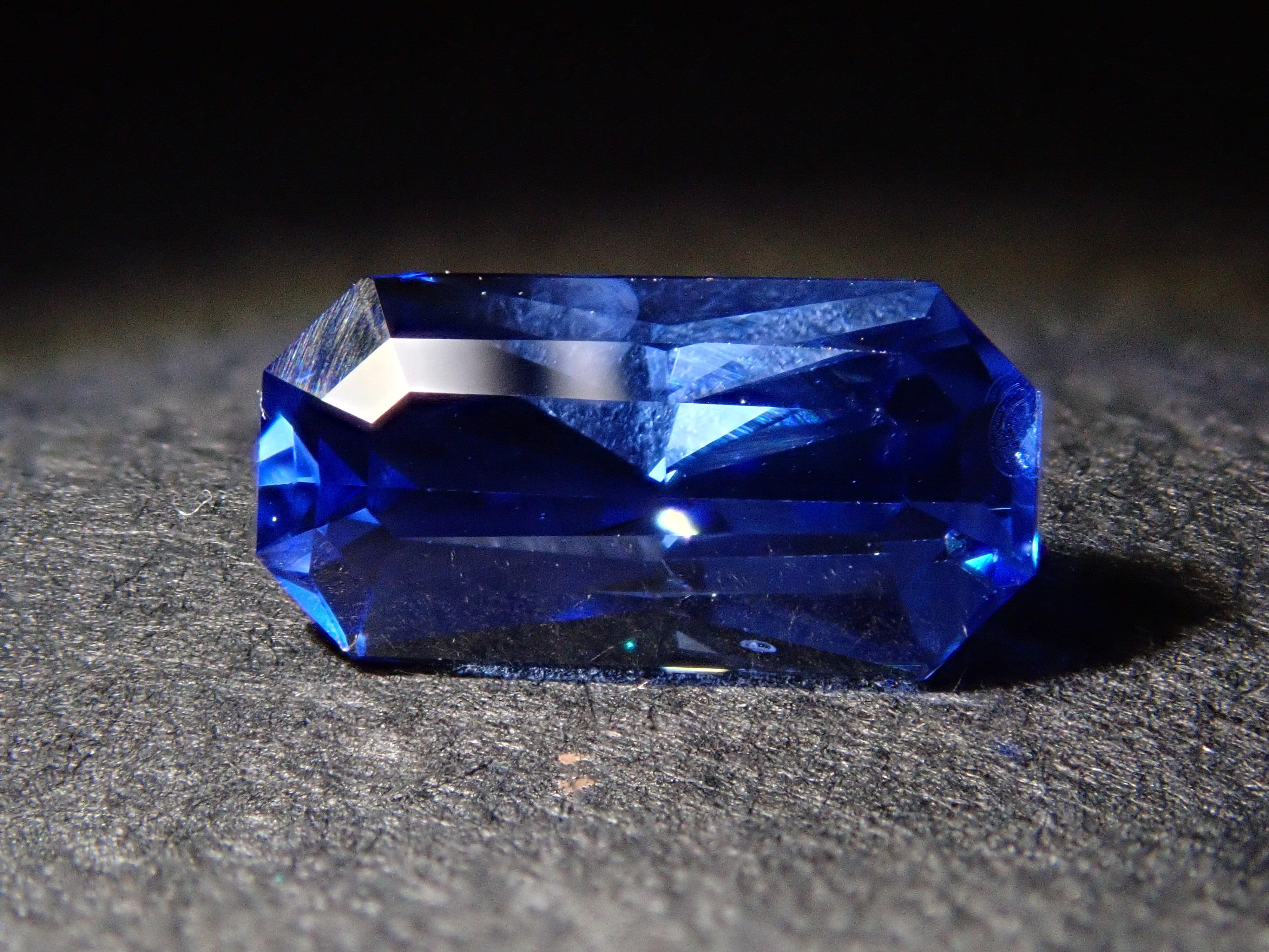 【12/21 22時販売】スリランカ産ブルーサファイア 1.008ctルース