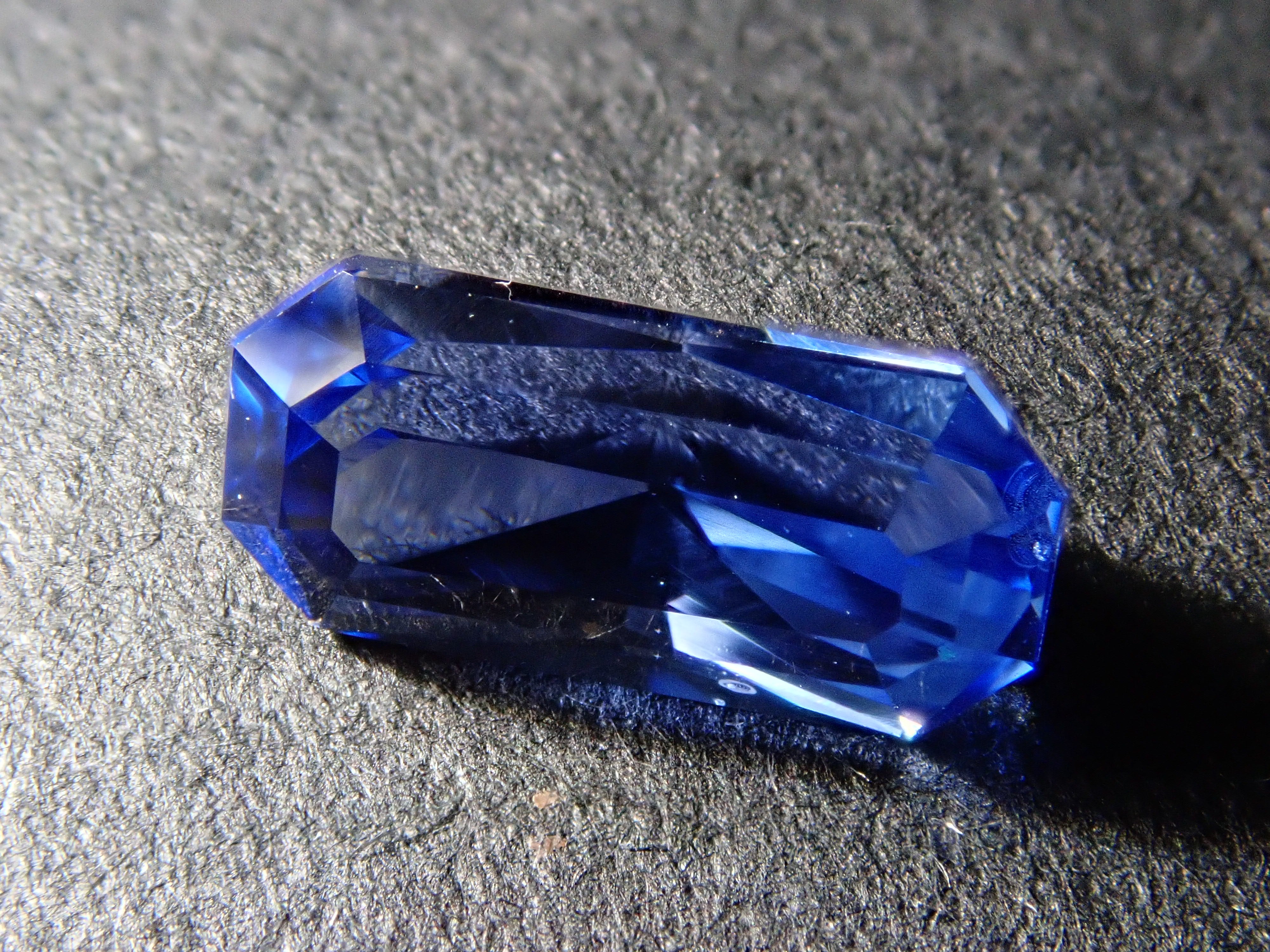 【12/21 22時販売】スリランカ産ブルーサファイア 1.008ctルース