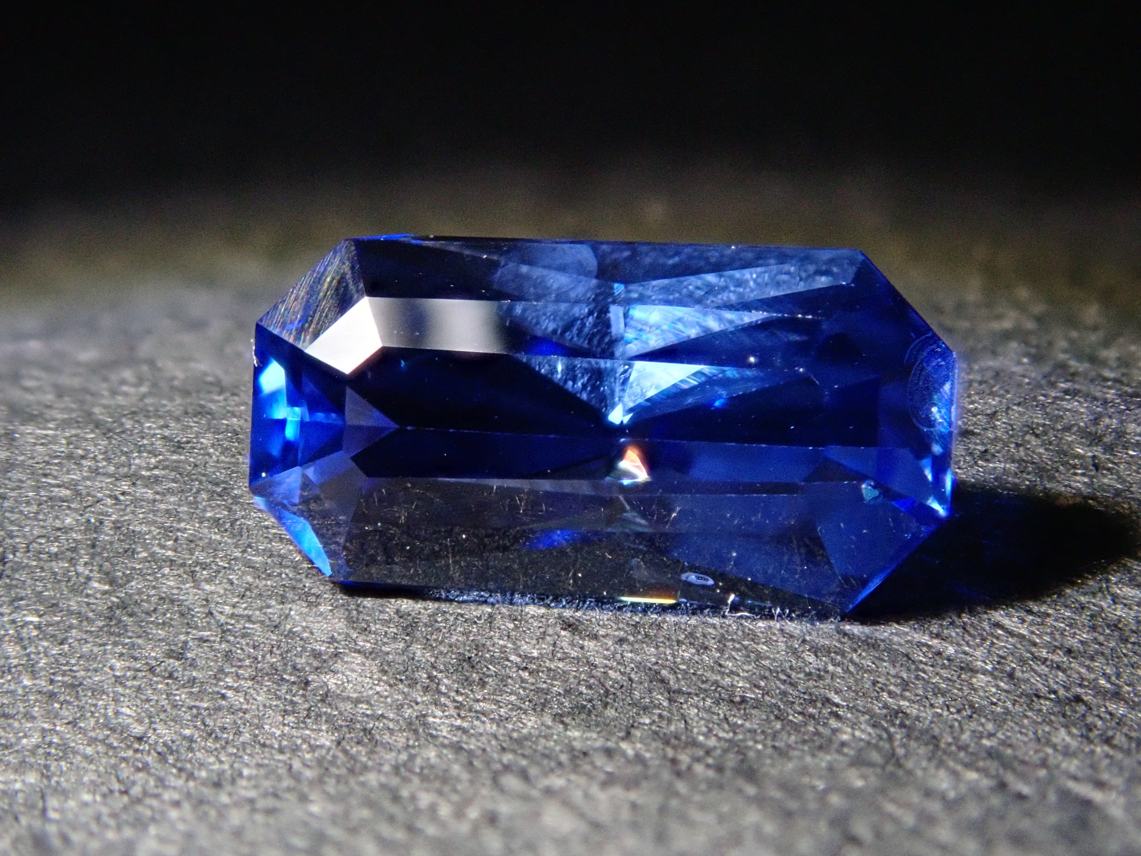 【12/21 22時販売】スリランカ産ブルーサファイア 1.008ctルース