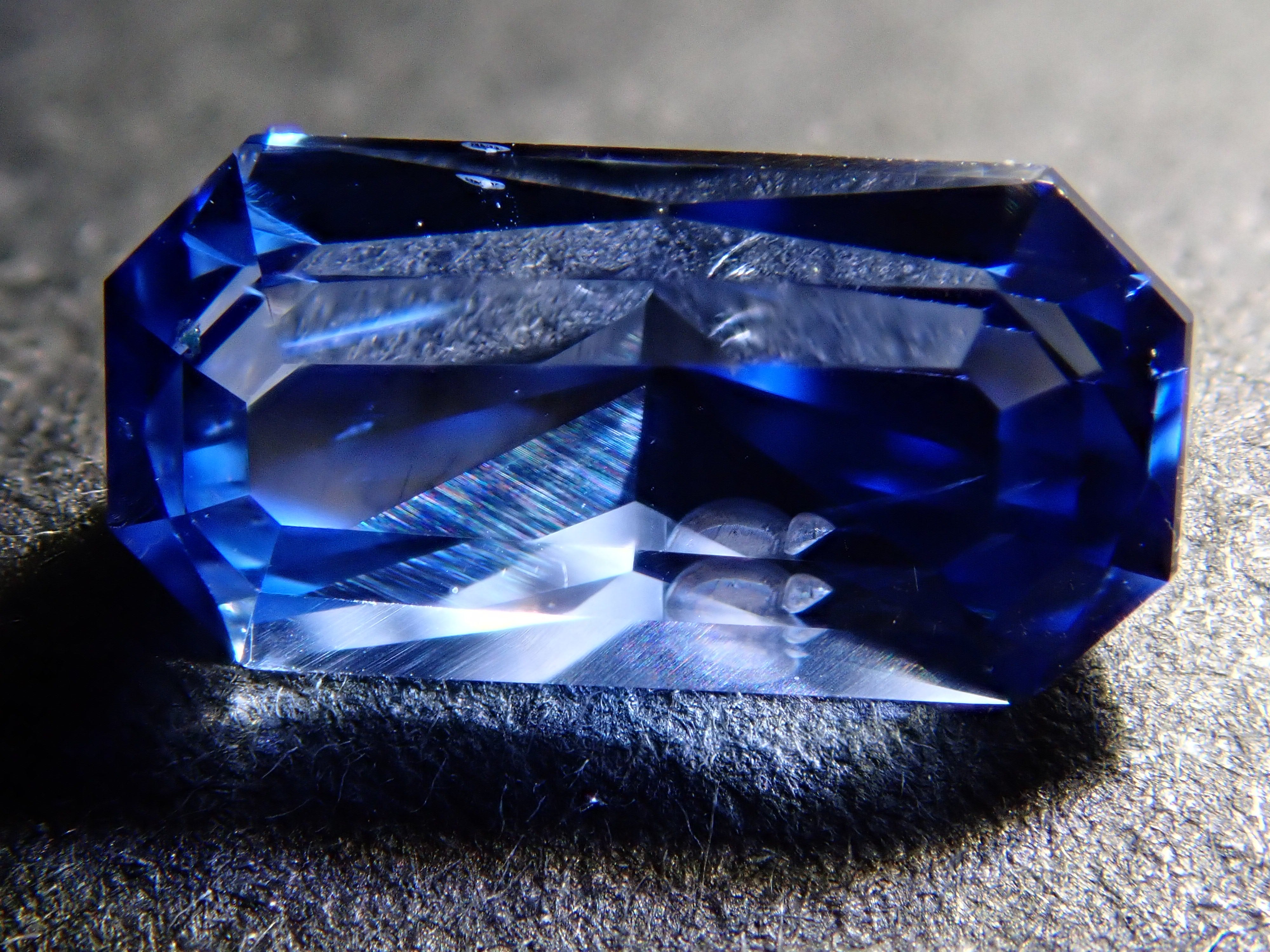 【12/21 22時販売】スリランカ産ブルーサファイア 1.008ctルース