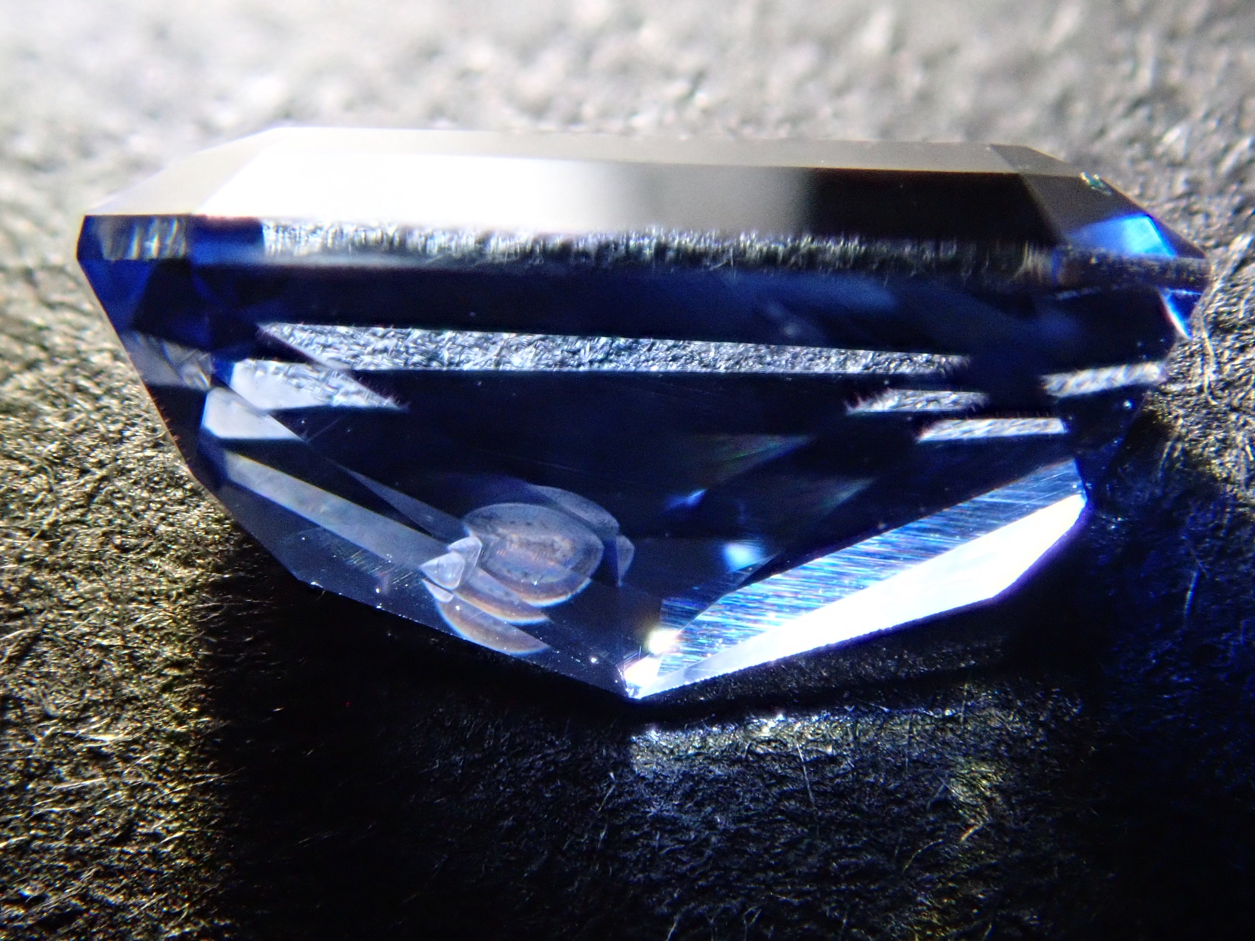 【12/21 22時販売】スリランカ産ブルーサファイア 1.008ctルース