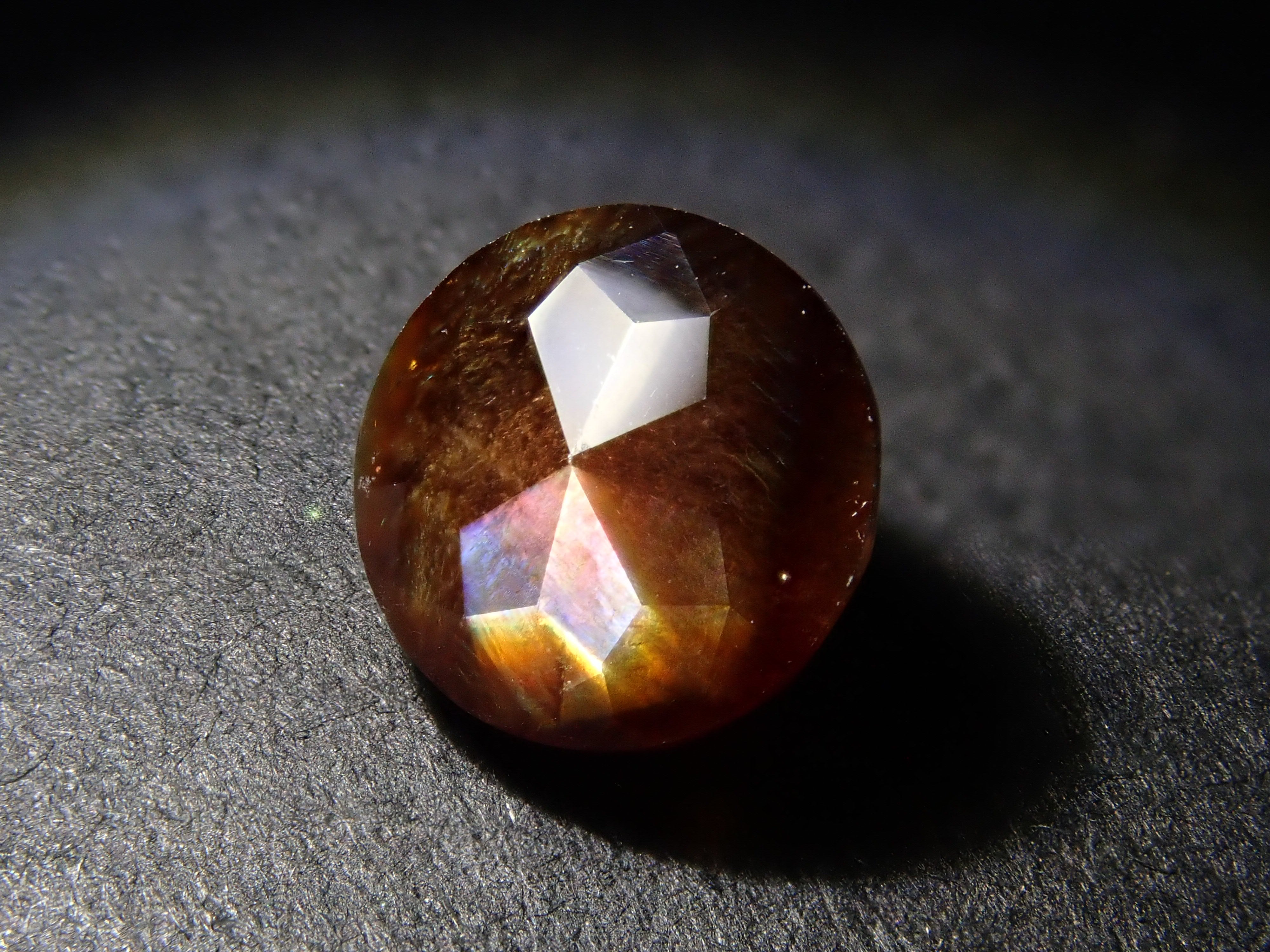 奈良県天川村産レインボーガーネット（アンドラダイトガーネット） 7.0