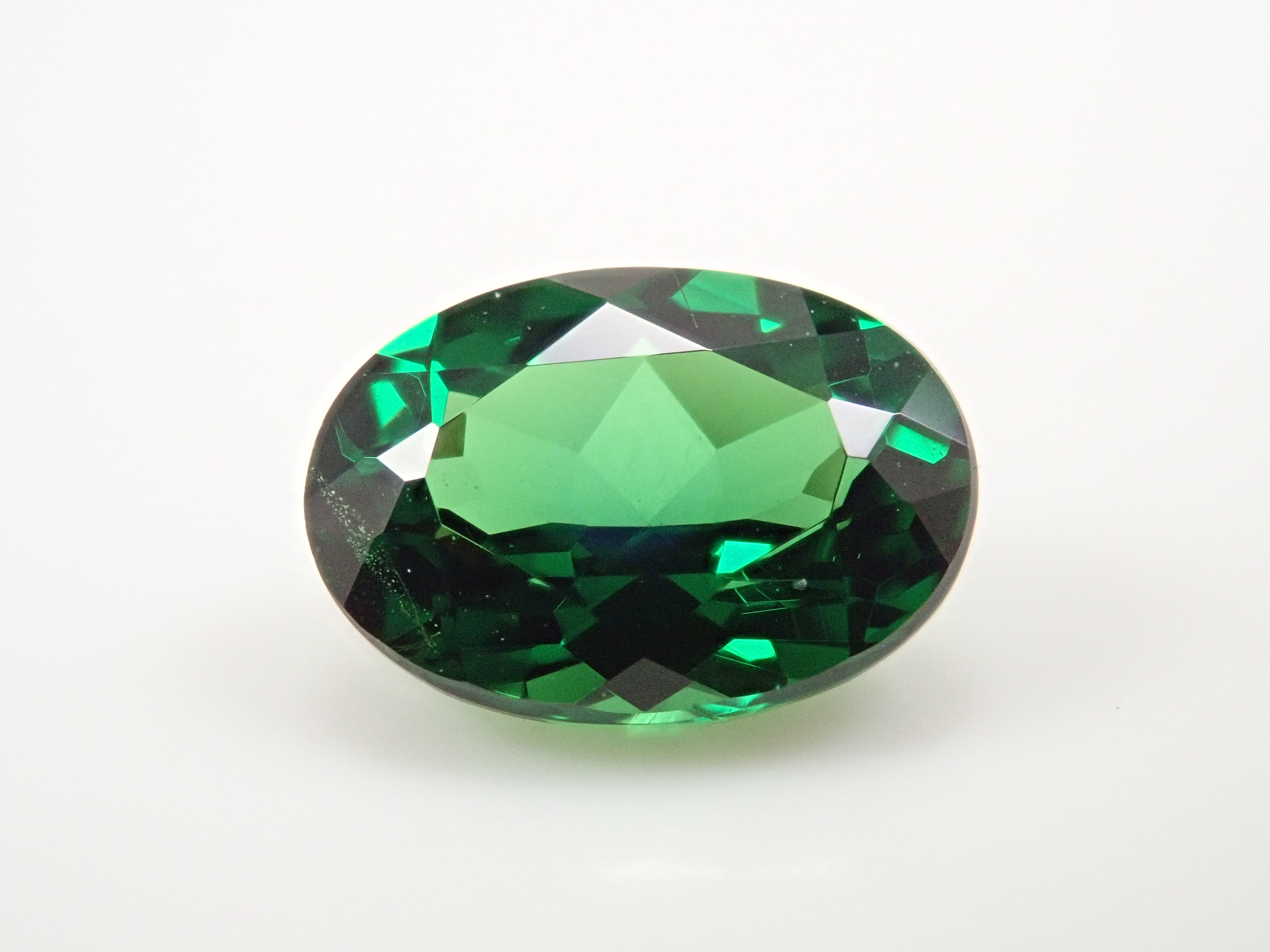 【1月10日晚間10點開賣】肯亞沙弗萊石 0.806克拉裸石