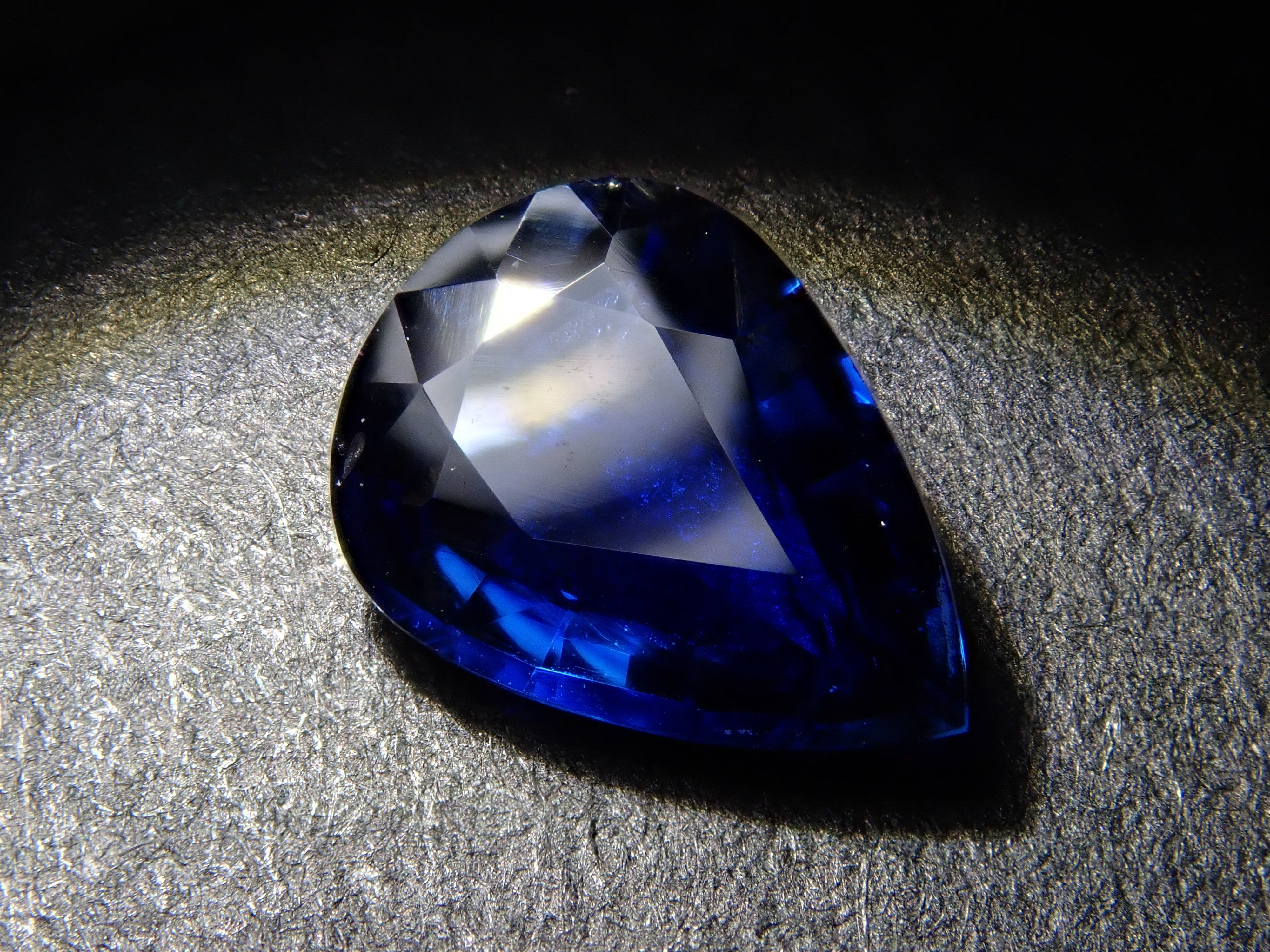 12561716掲載】スリランカ産ブルーサファイア 0.645ctルース