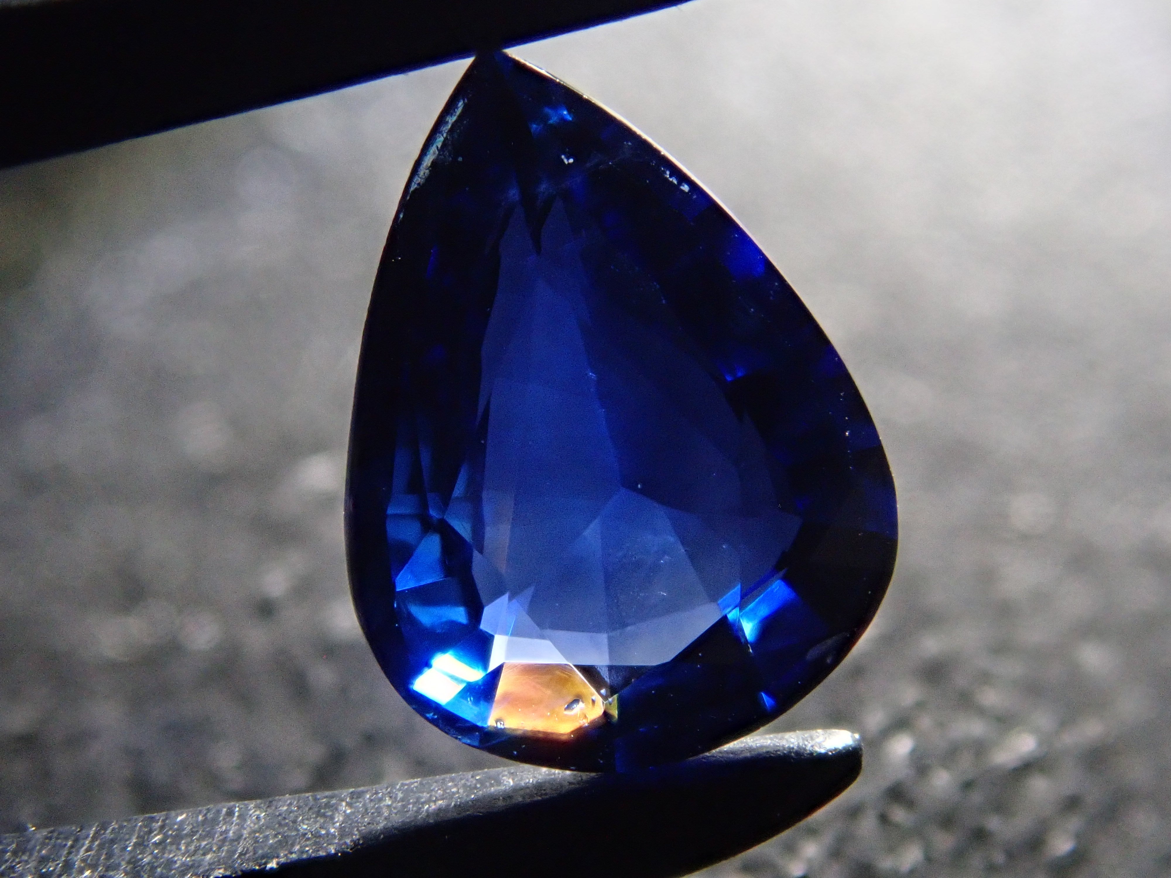 【12/22 22時販売】スリランカ産ブルーサファイア 0.645ctルース