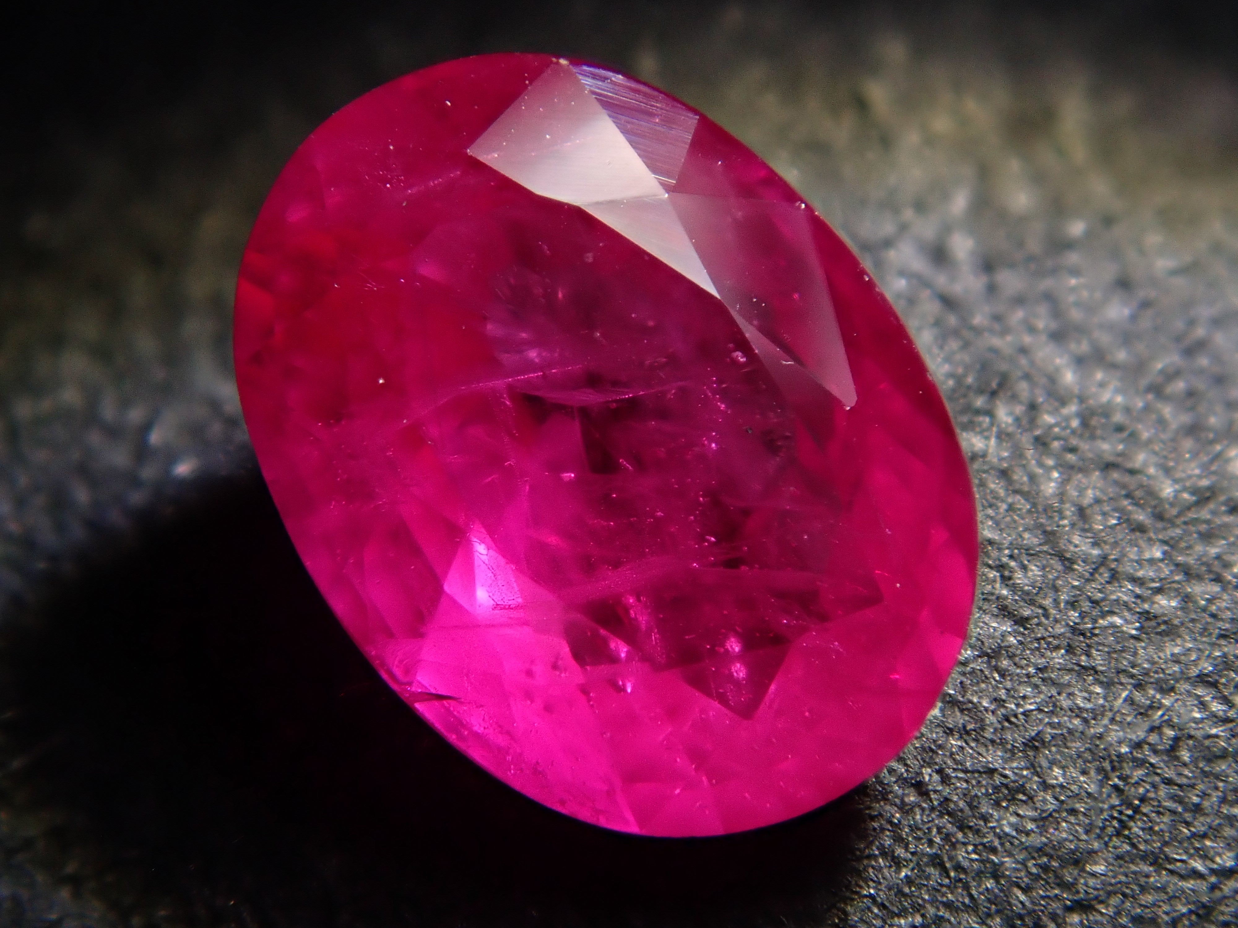 【12/22 22時販売】モザンビーク産ルビー 0.537ctルース