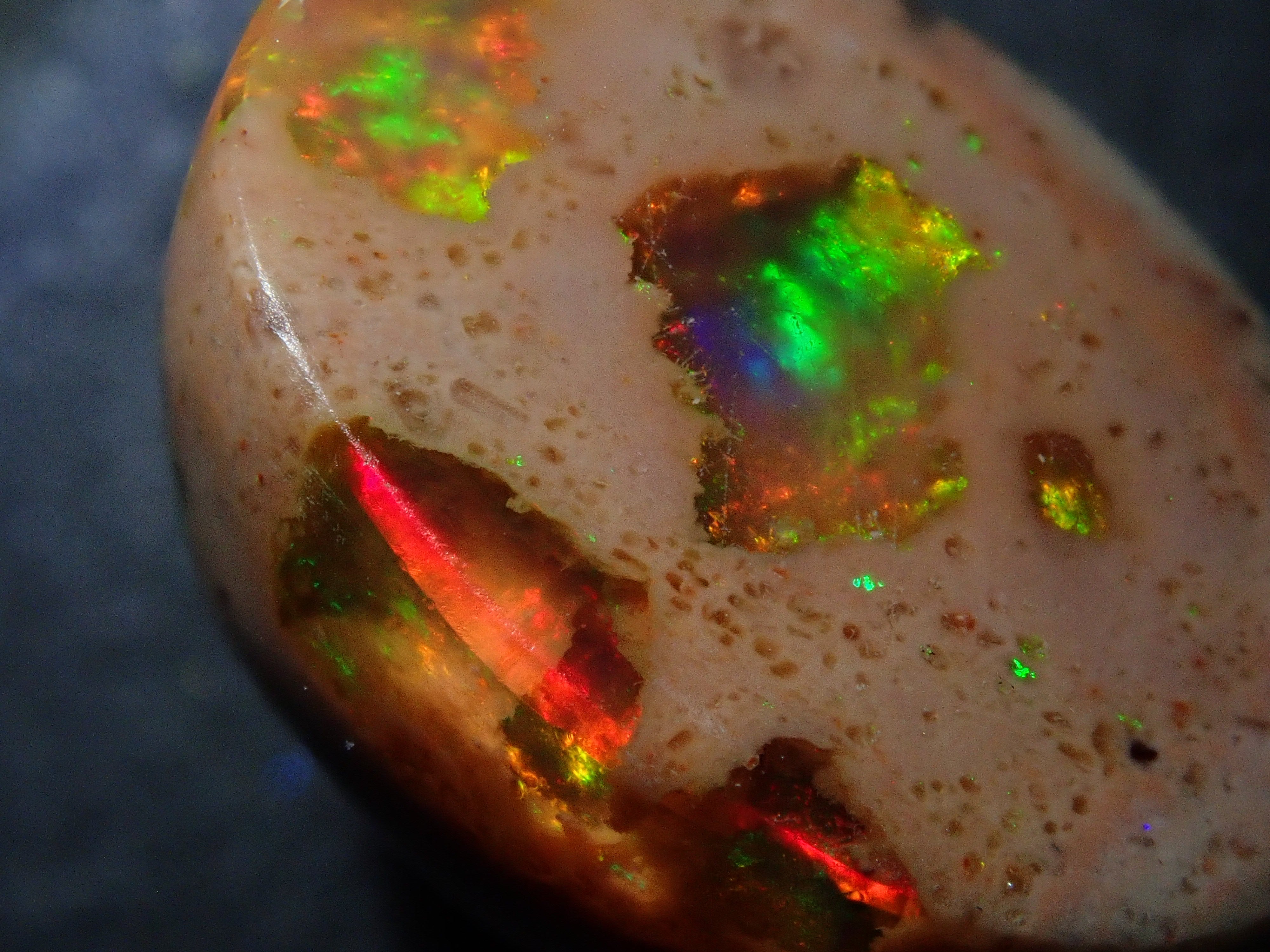 [12561690] Mexican Cantera Opal 9.166ct Loose