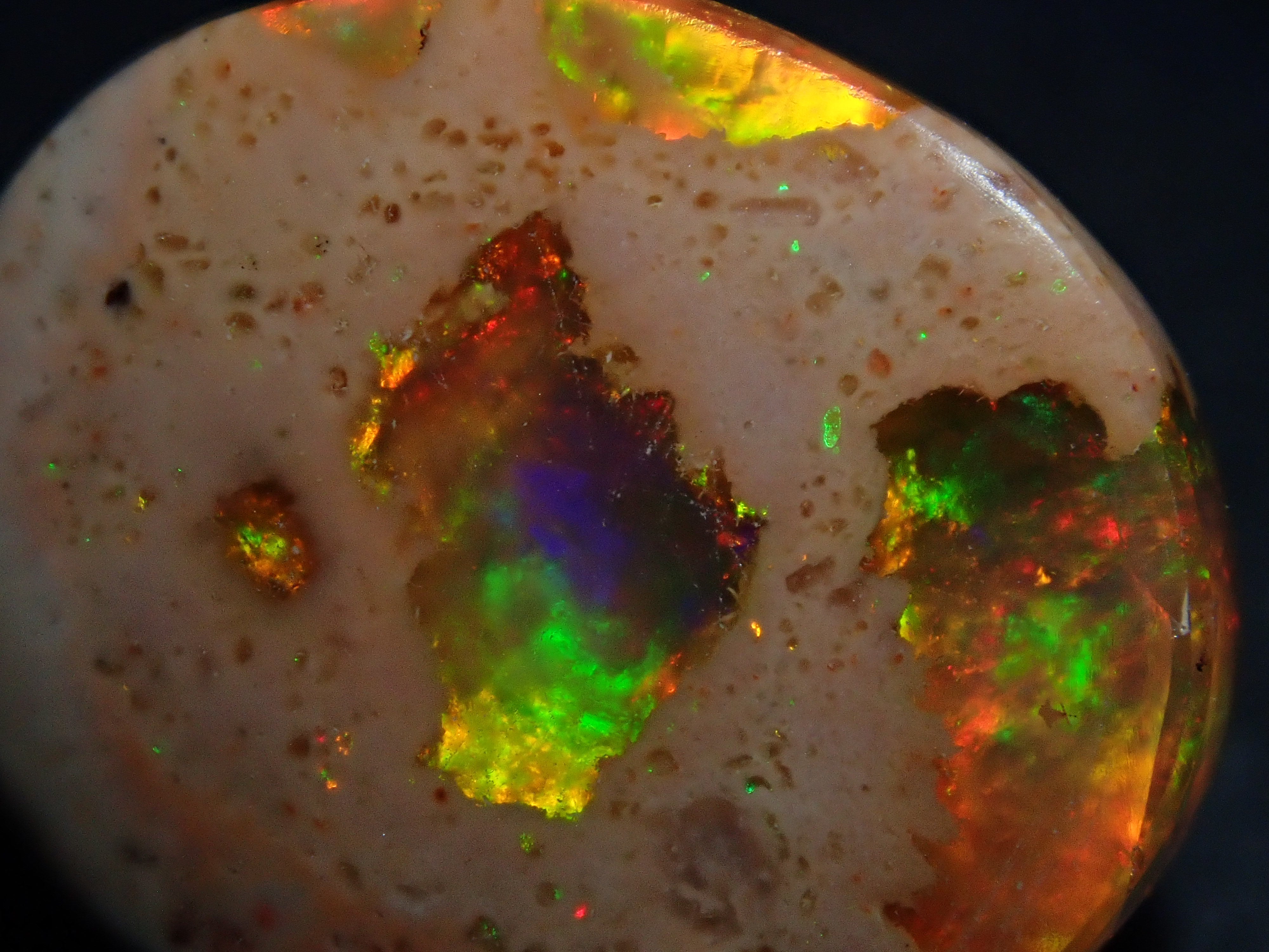 [12561690] Mexican Cantera Opal 9.166ct Loose