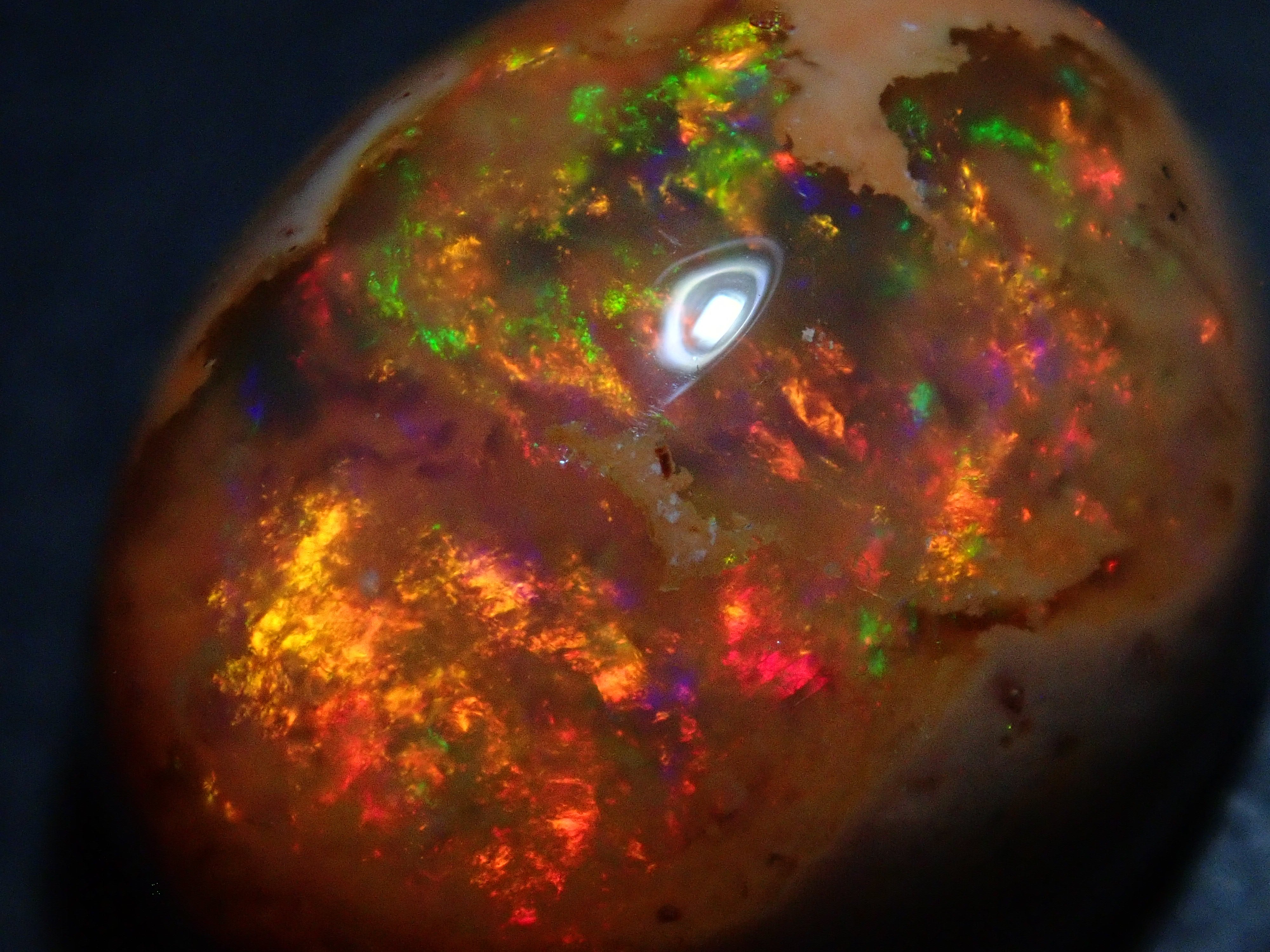 [12561690] Mexican Cantera Opal 9.166ct Loose