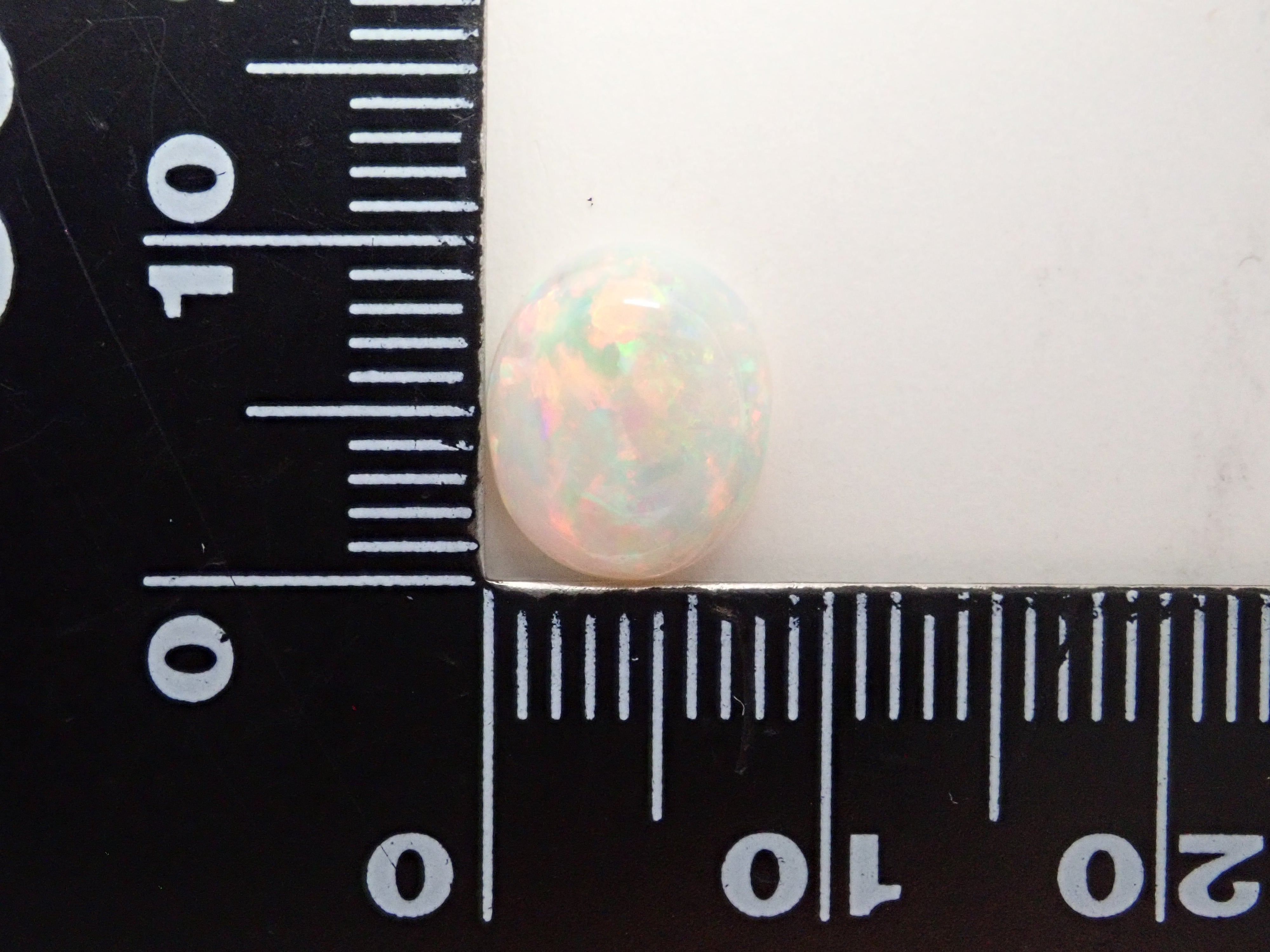 オーストラリア産ホワイトオパール 1.928ctルース