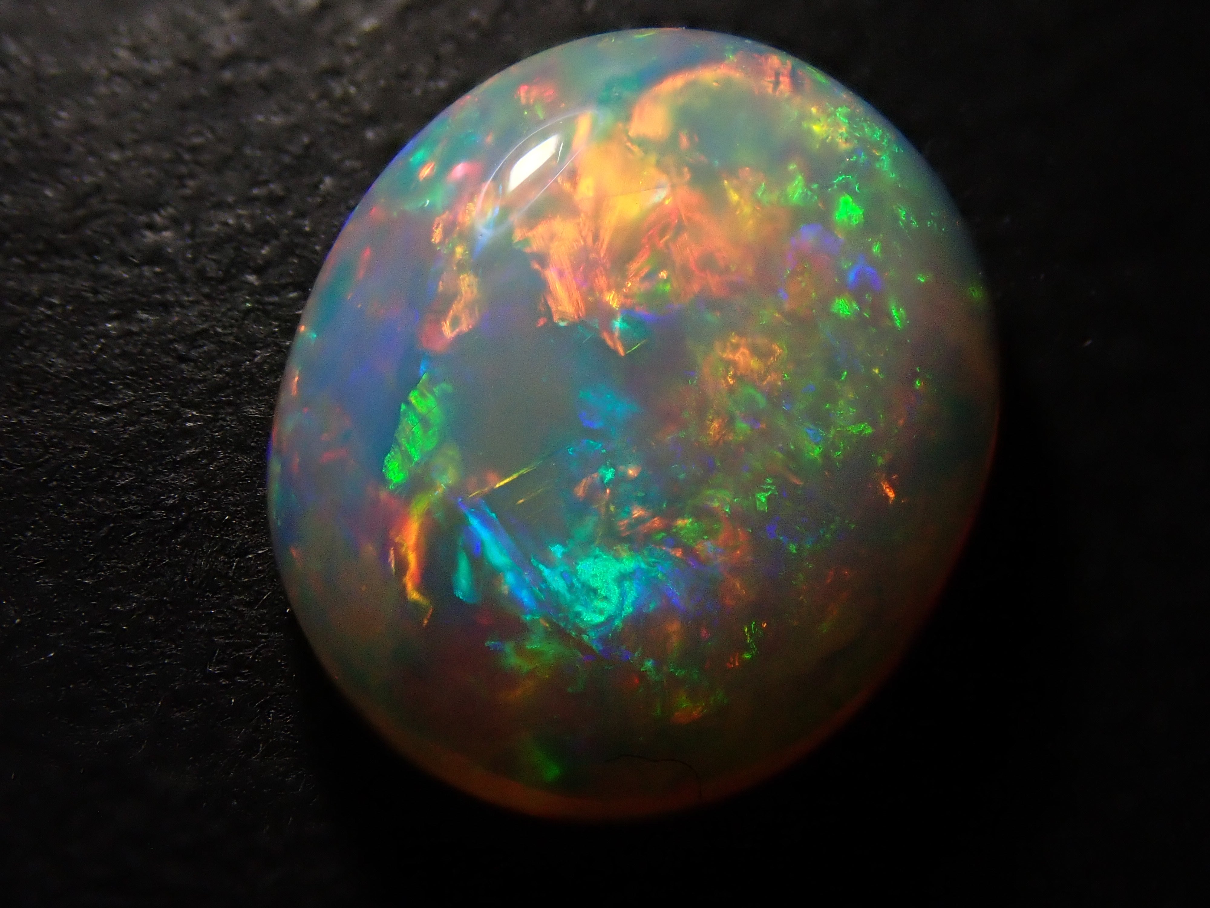 【12/24 22時販売】オーストラリア産ホワイトオパール 1.928ctルース