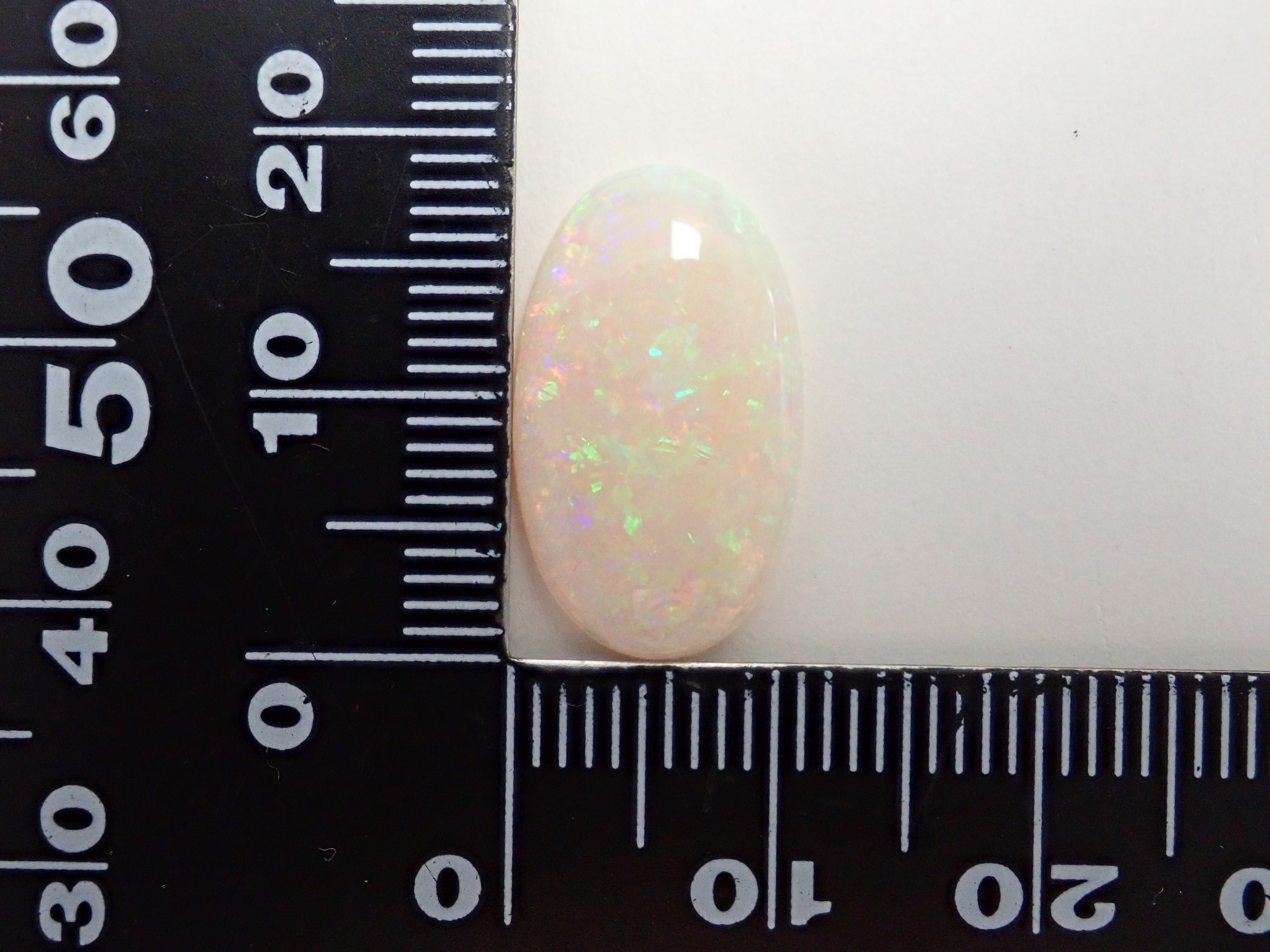 オーストラリア産ホワイトオパール 4.170ctルース