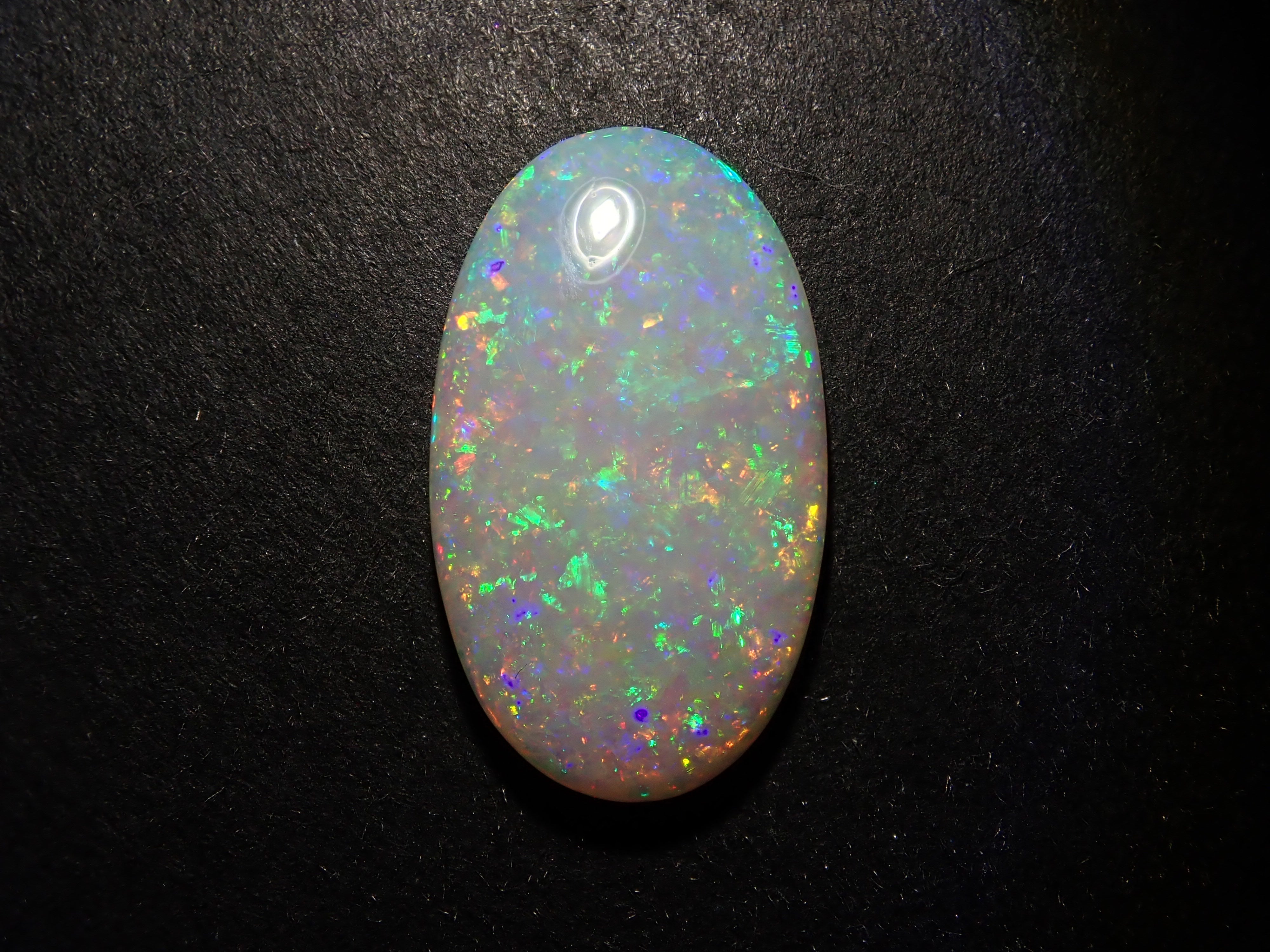 オーストラリア産ホワイトオパール 4.170ctルース