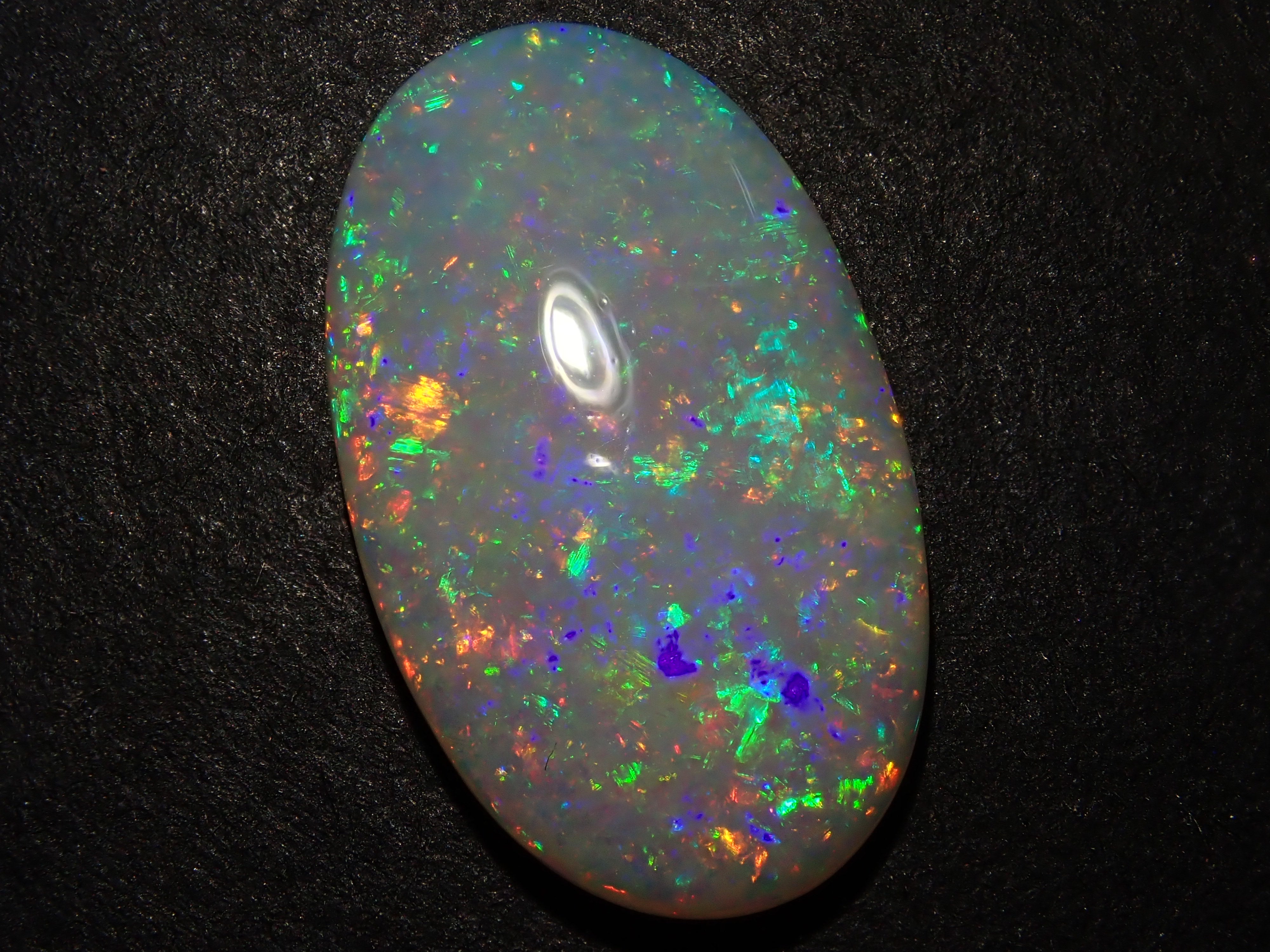 オーストラリア産ホワイトオパール 4.170ctルース