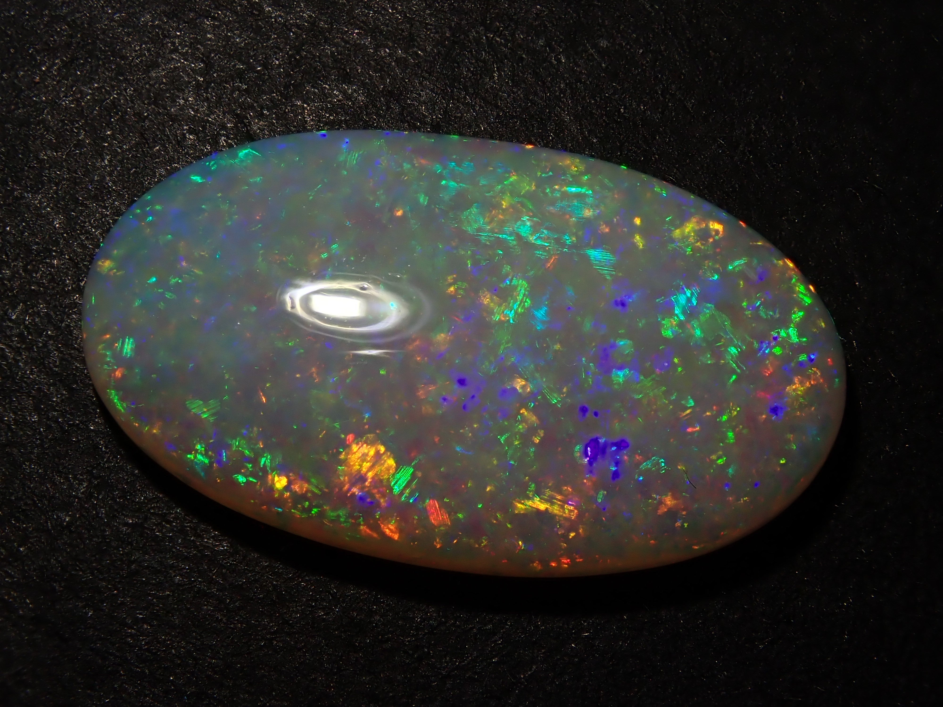 オーストラリア産ホワイトオパール 4.170ctルース