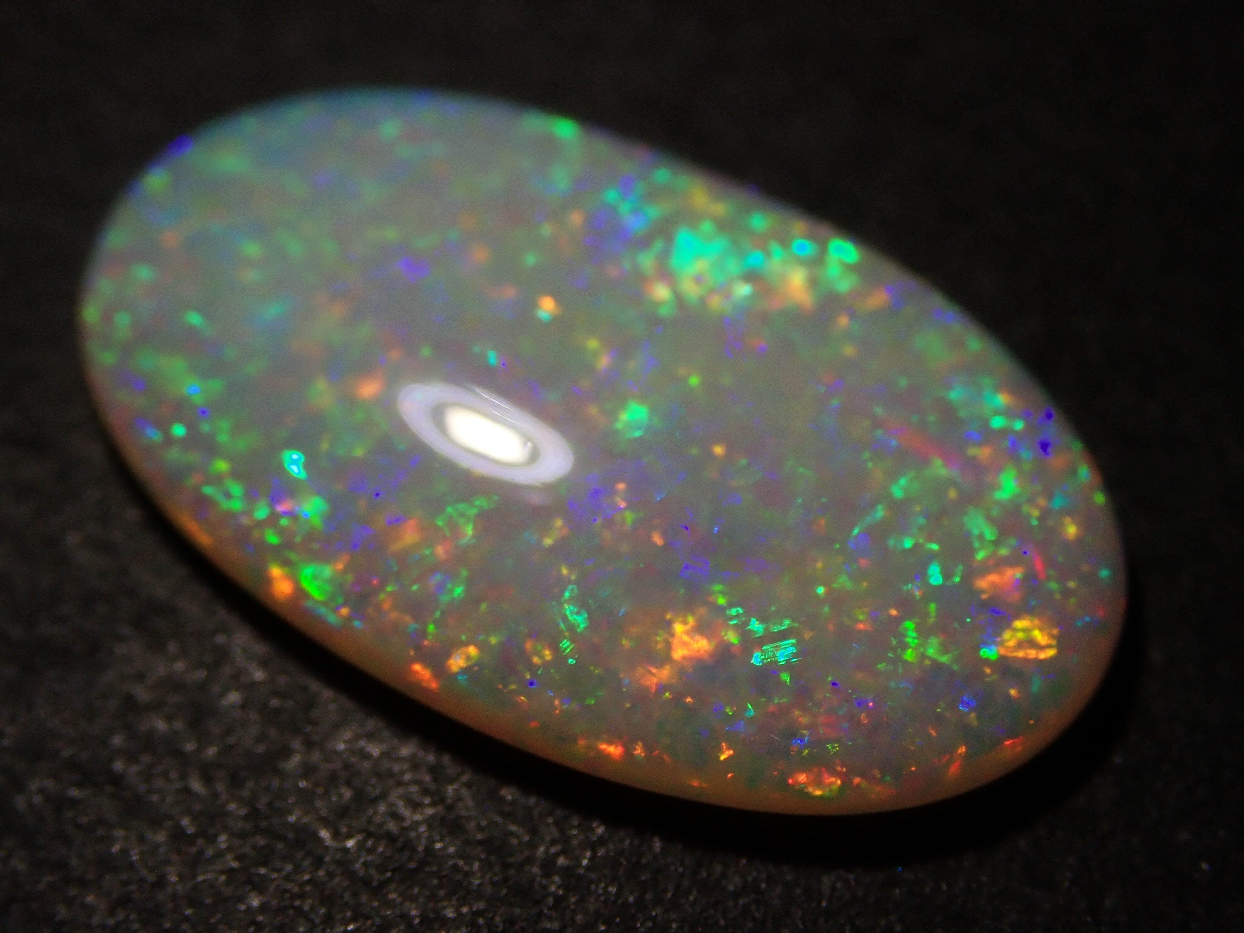 オーストラリア産ホワイトオパール 4.170ctルース