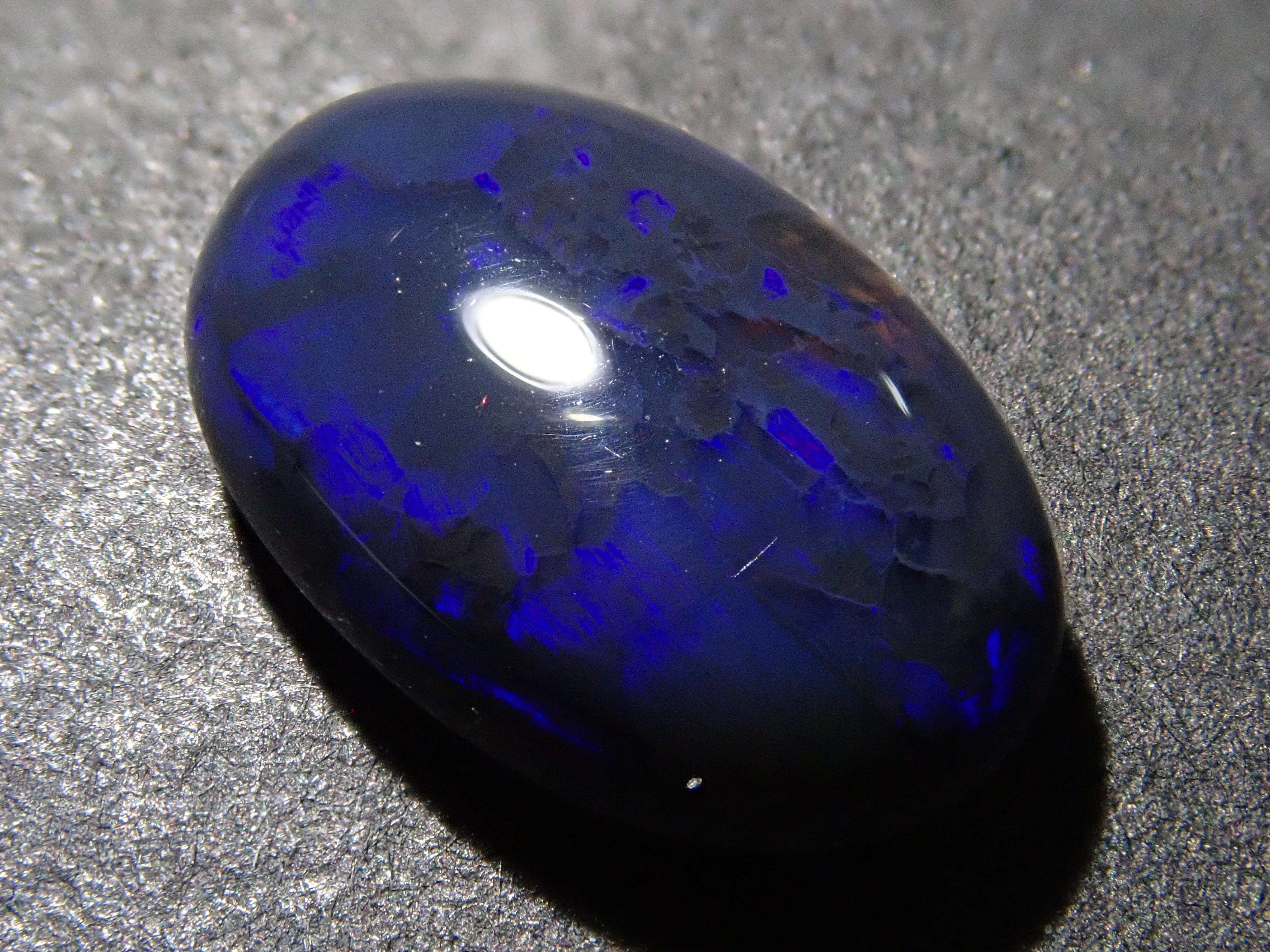 オーストラリア産ブラックオパール 2.736ctルース