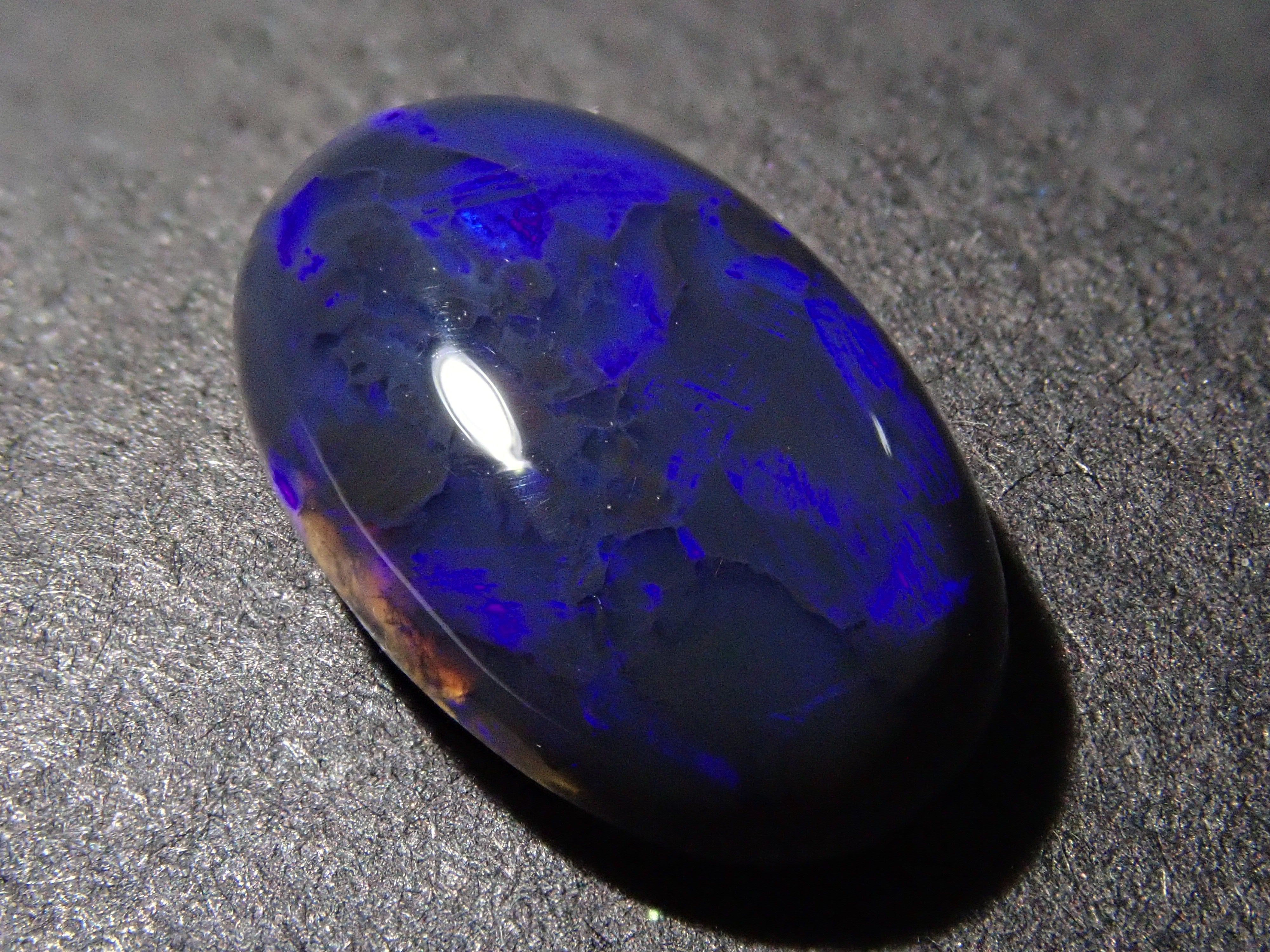 オーストラリア産ブラックオパール 2.736ctルース