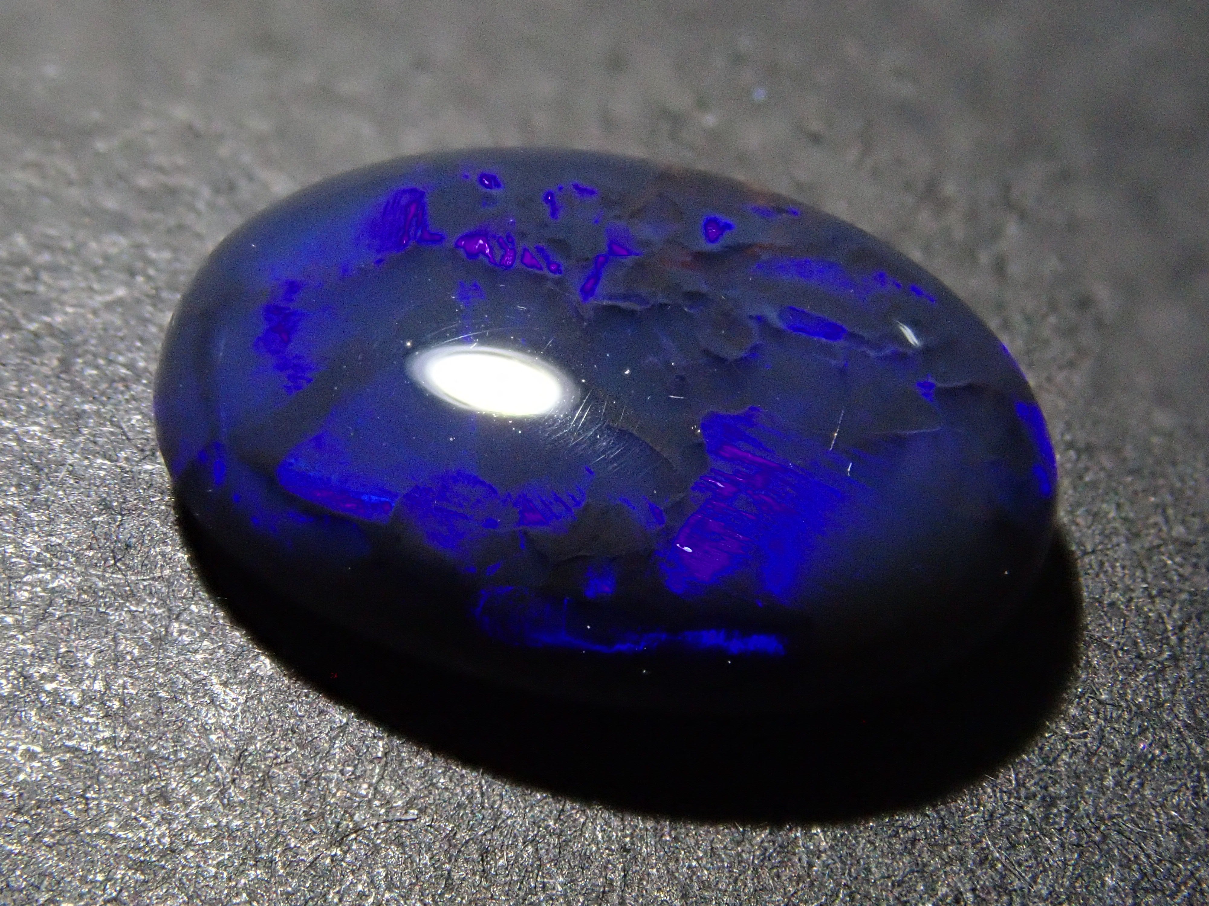 オーストラリア産ブラックオパール 2.736ctルース