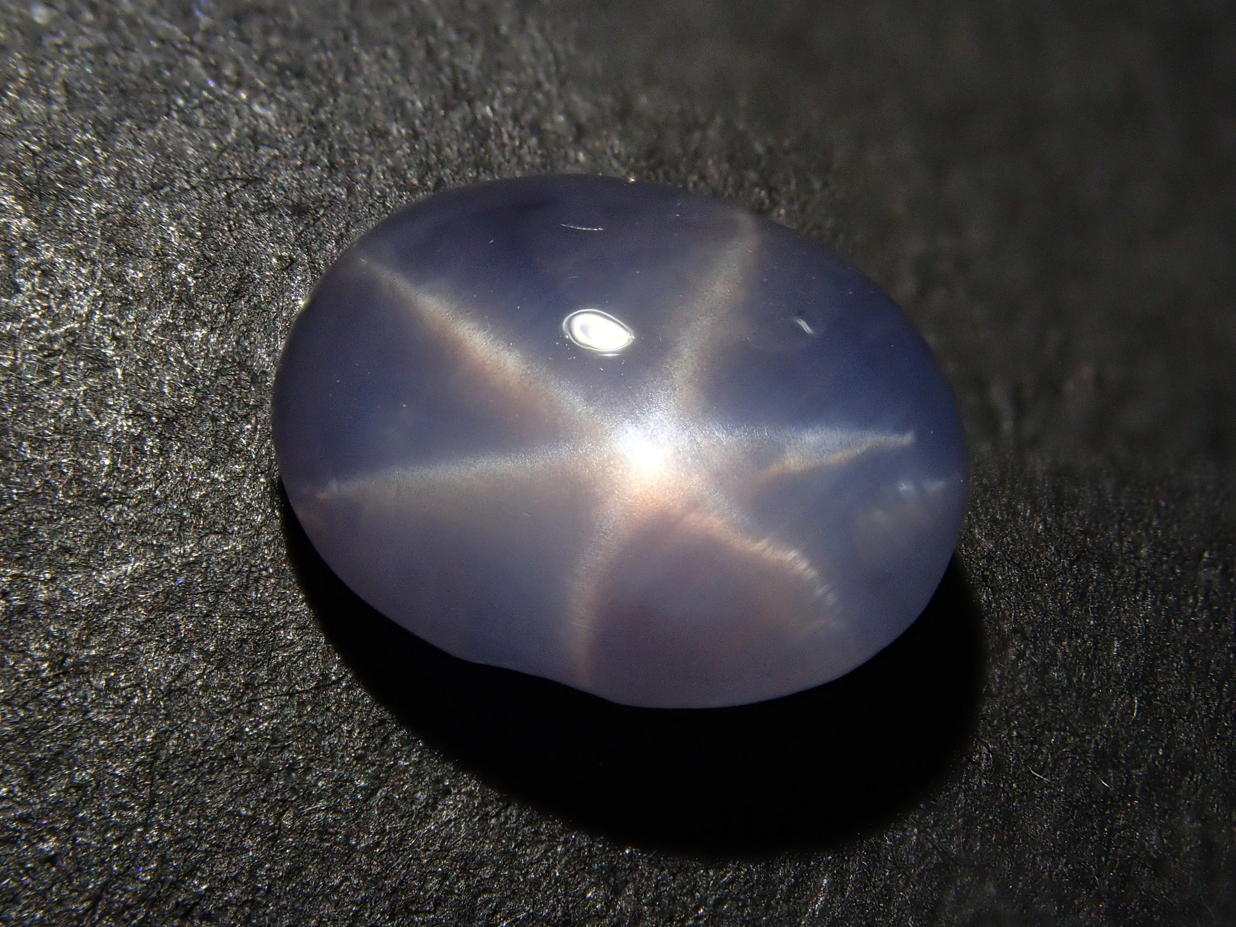 スリランカ産スターサファイア 3.821ctルース