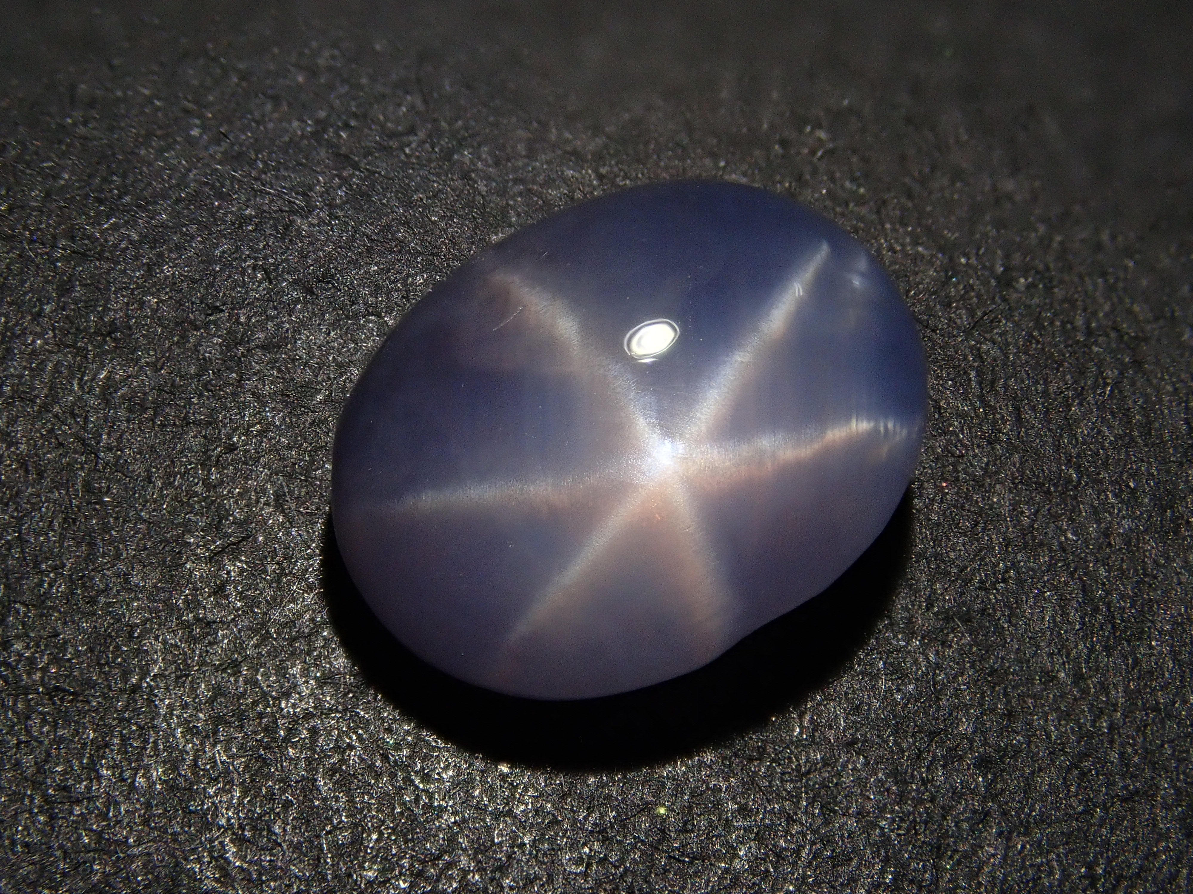 スリランカ産スターサファイア 3.821ctルース