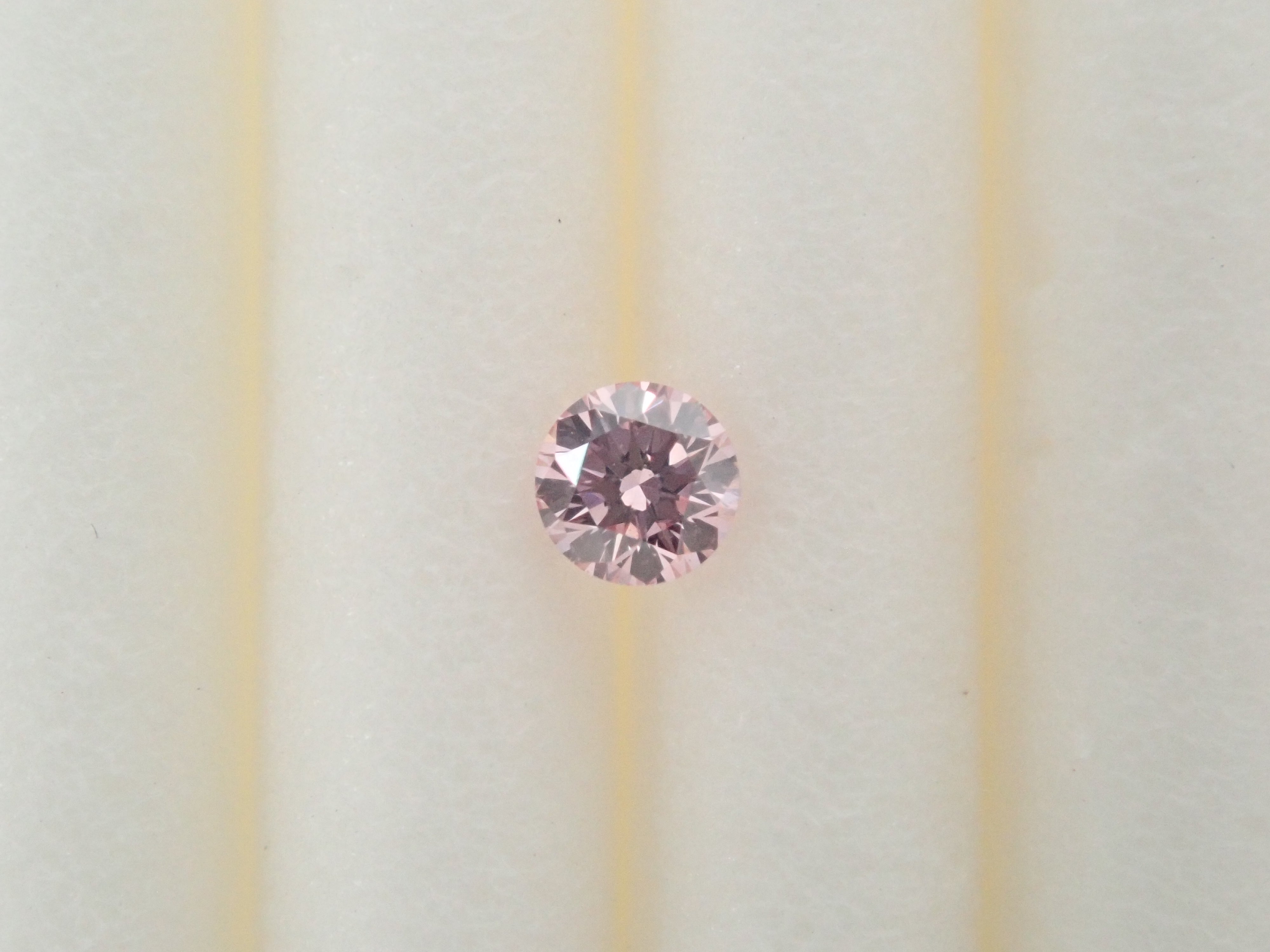 ファンシーライトピンクダイヤモンド 2.2mm/0.045ルース(FANCY LIGHT PURPLISH PINK, VS2)