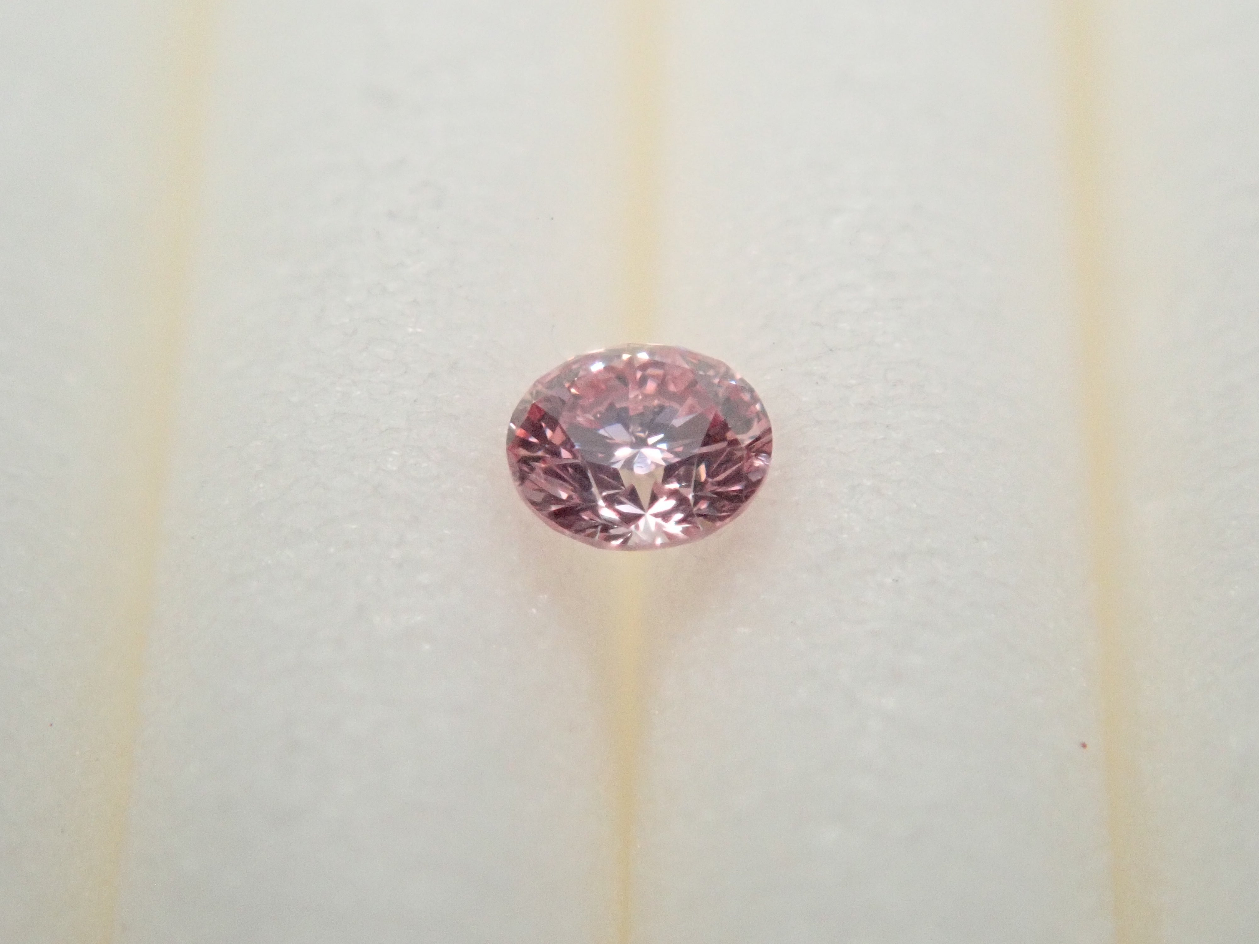 ファンシーライトピンクダイヤモンド 2.2mm/0.045ルース(FANCY LIGHT PURPLISH PINK, VS2)