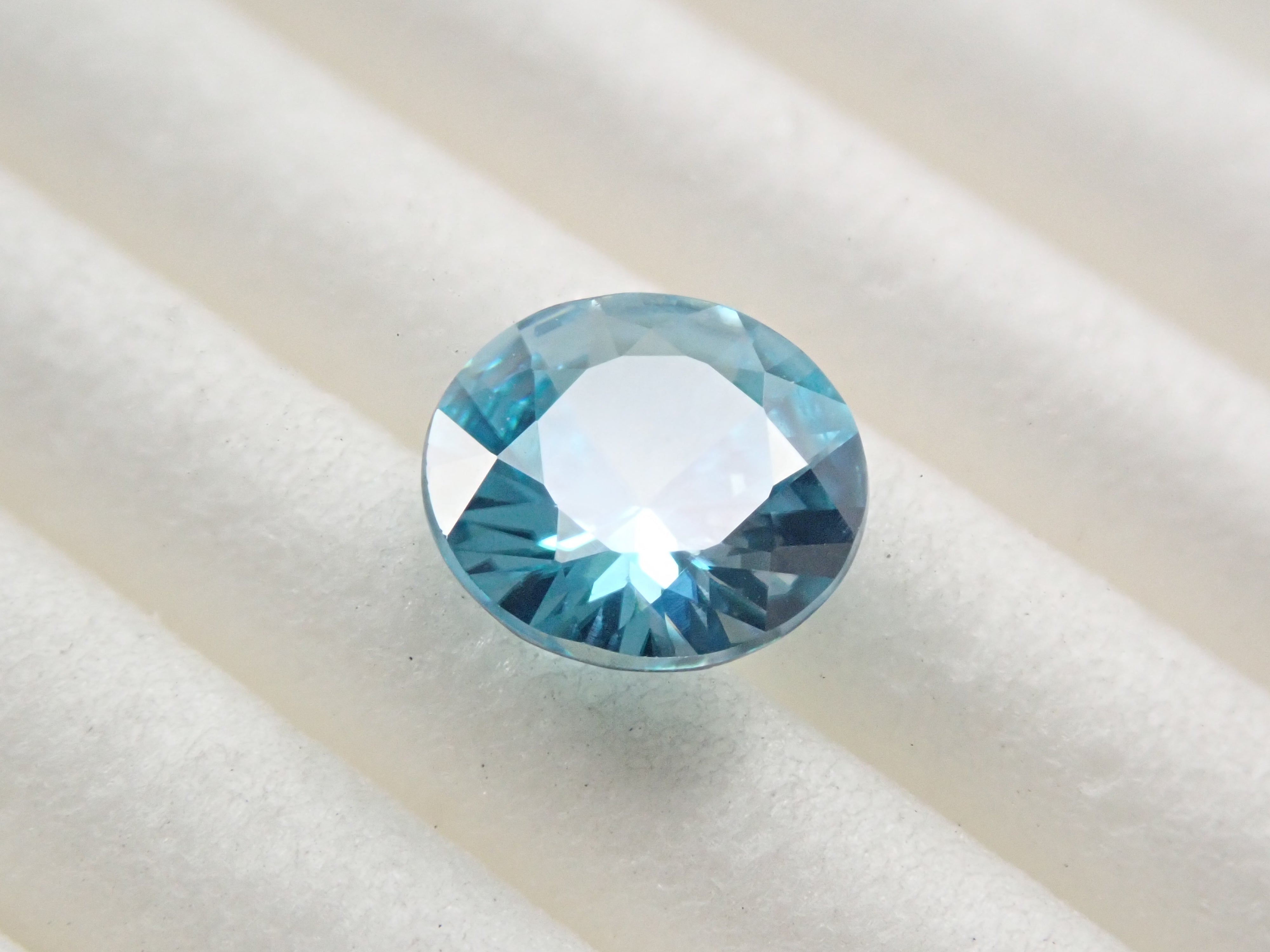 Cambodian blue zircon 5.9mm/0.910ct loose