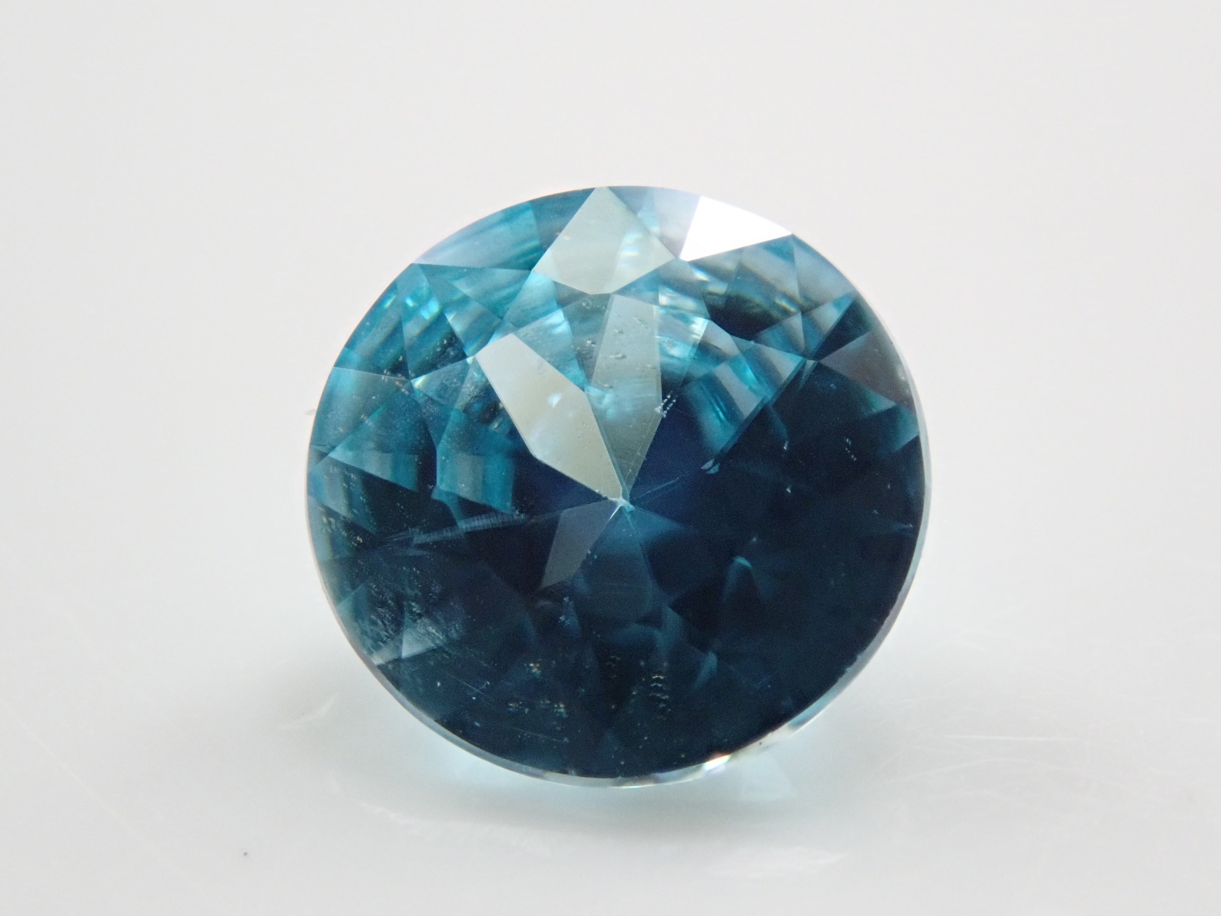 Cambodian blue zircon 5.9mm/0.910ct loose