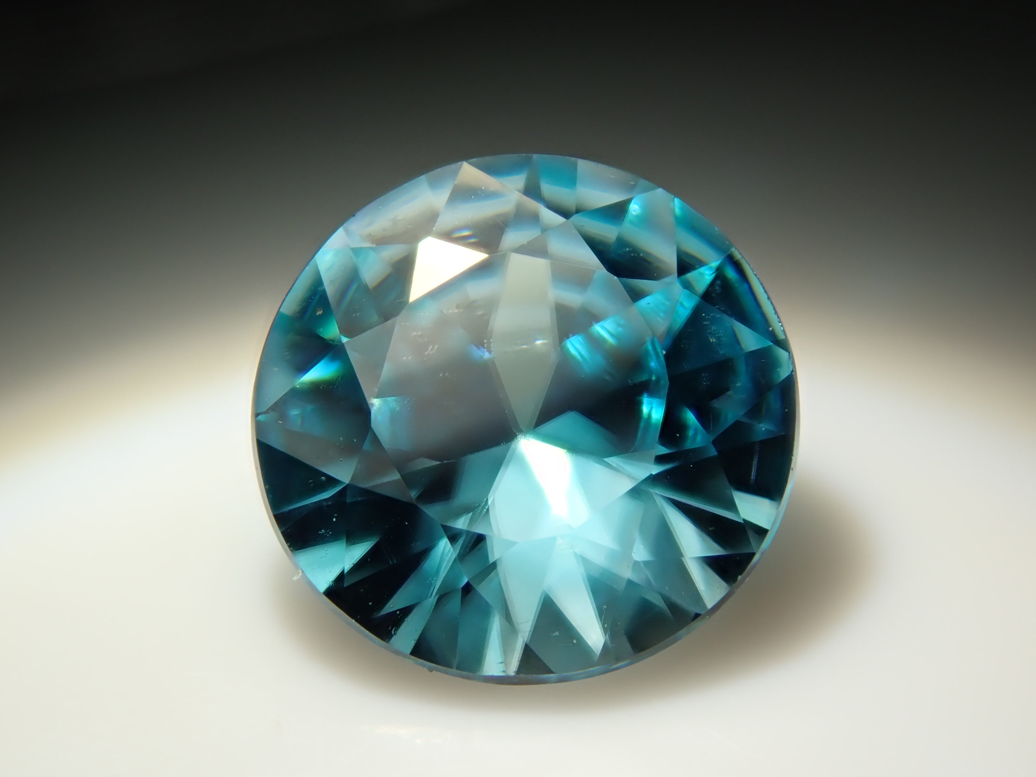 Cambodian blue zircon 5.9mm/0.910ct loose