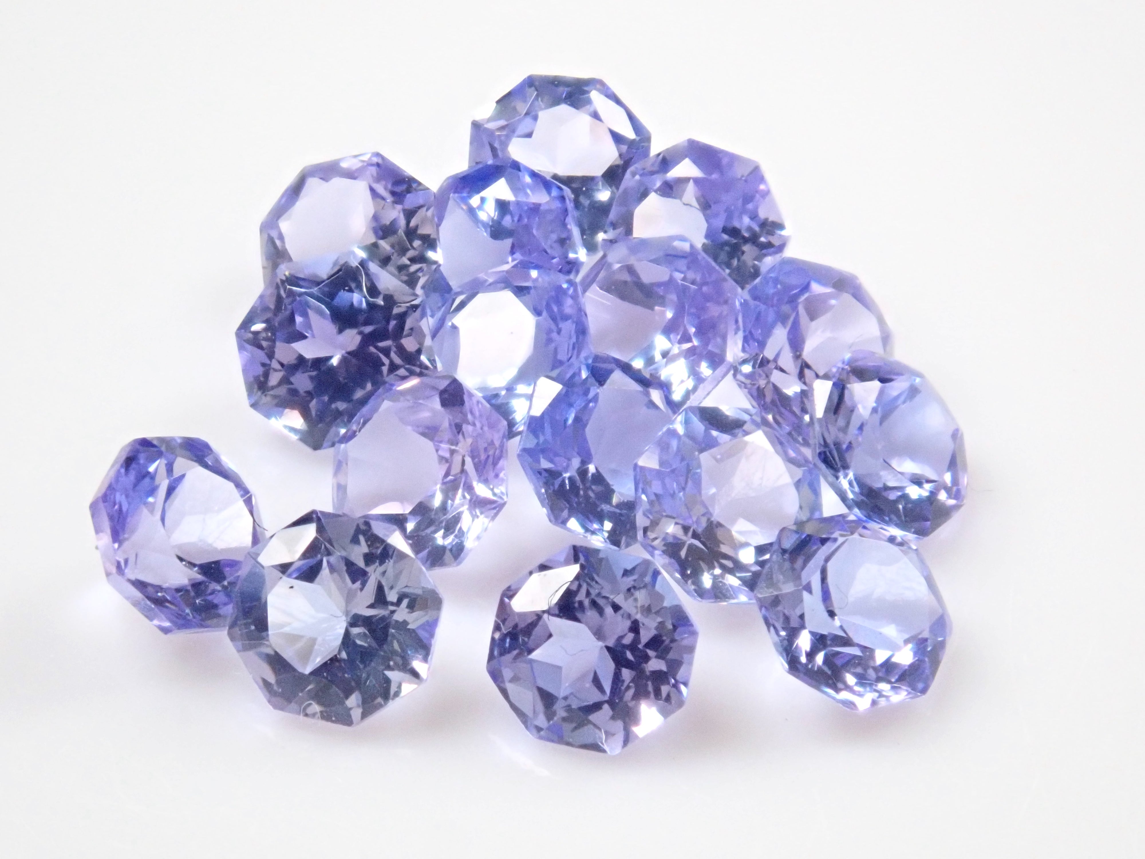 《Limited to 16 stones》1 tanzanite stone (octagonal cut, 3.0mm)《Multiple purchase discount available》