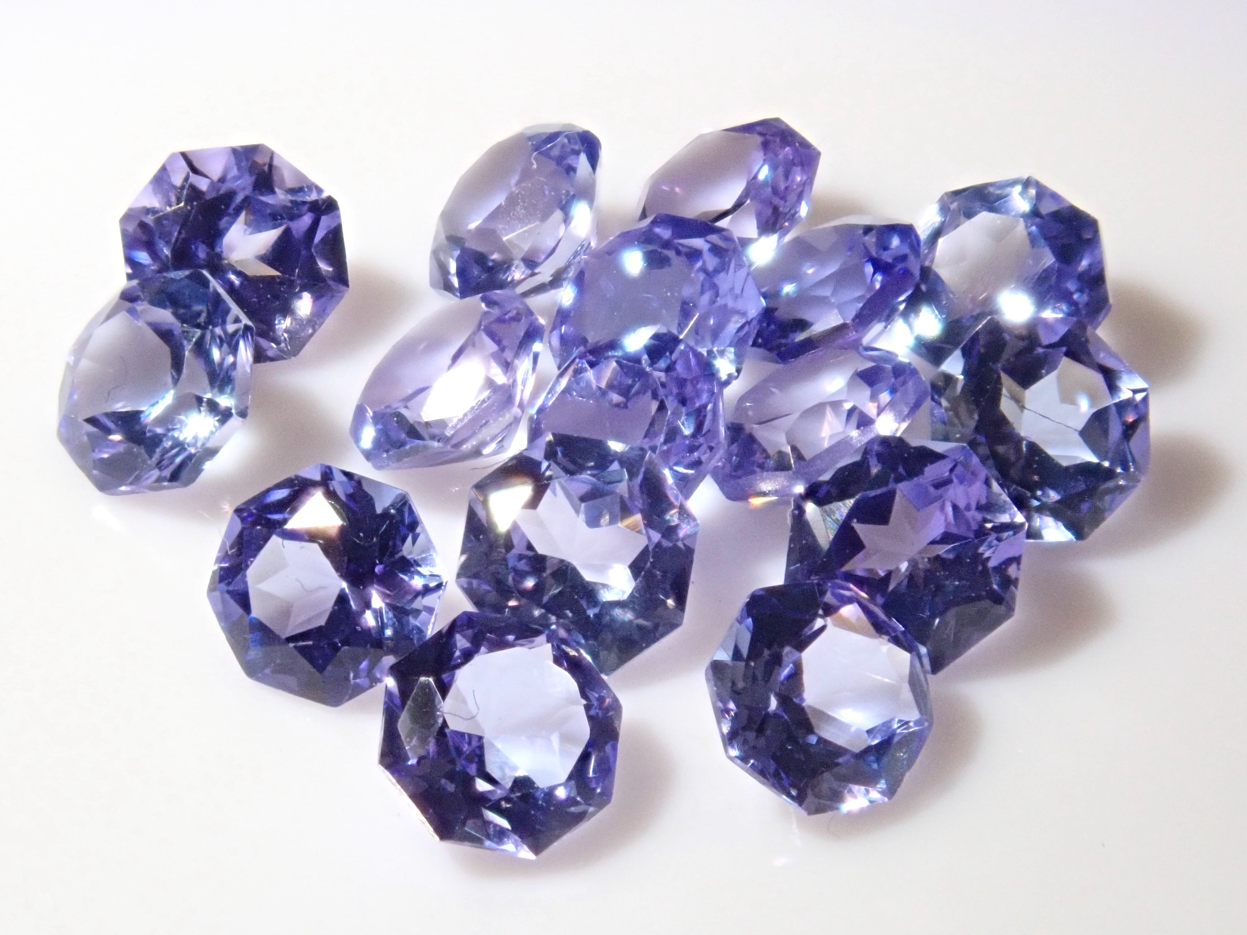 《Limited to 16 stones》1 tanzanite stone (octagonal cut, 3.0mm)《Multiple purchase discount available》