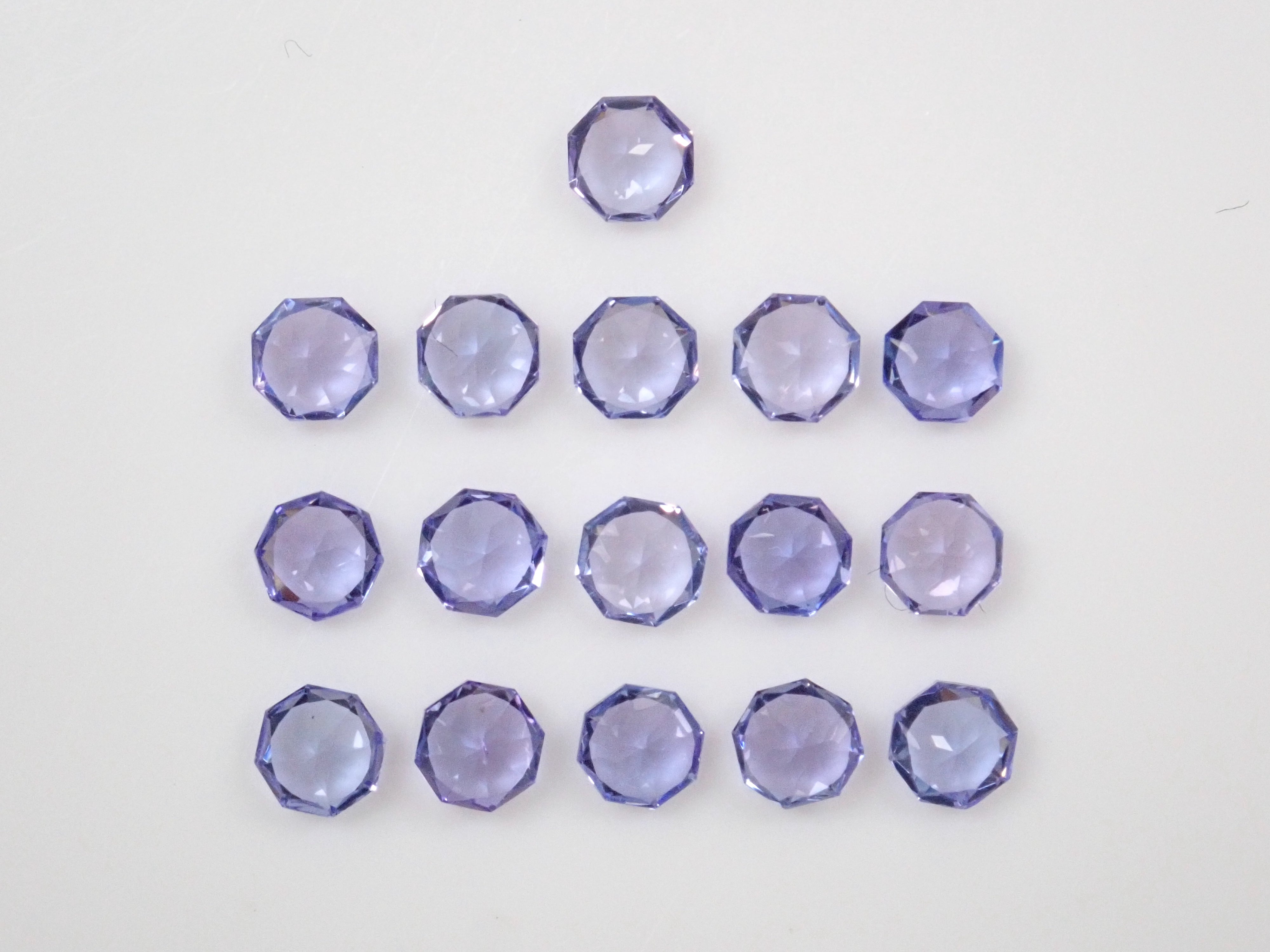 《Limited to 16 stones》1 tanzanite stone (octagonal cut, 3.0mm)《Multiple purchase discount available》