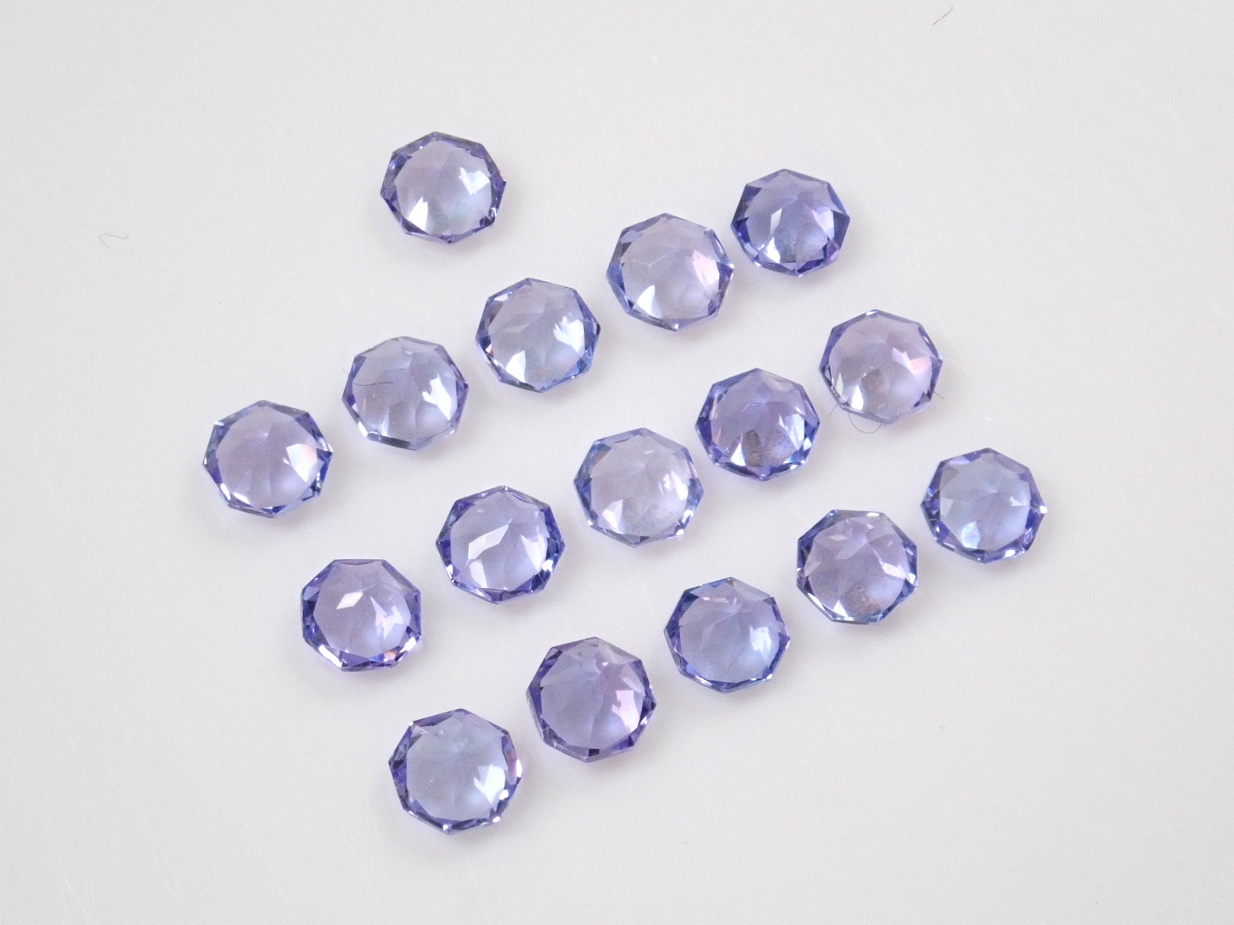 《Limited to 16 stones》1 tanzanite stone (octagonal cut, 3.0mm)《Multiple purchase discount available》