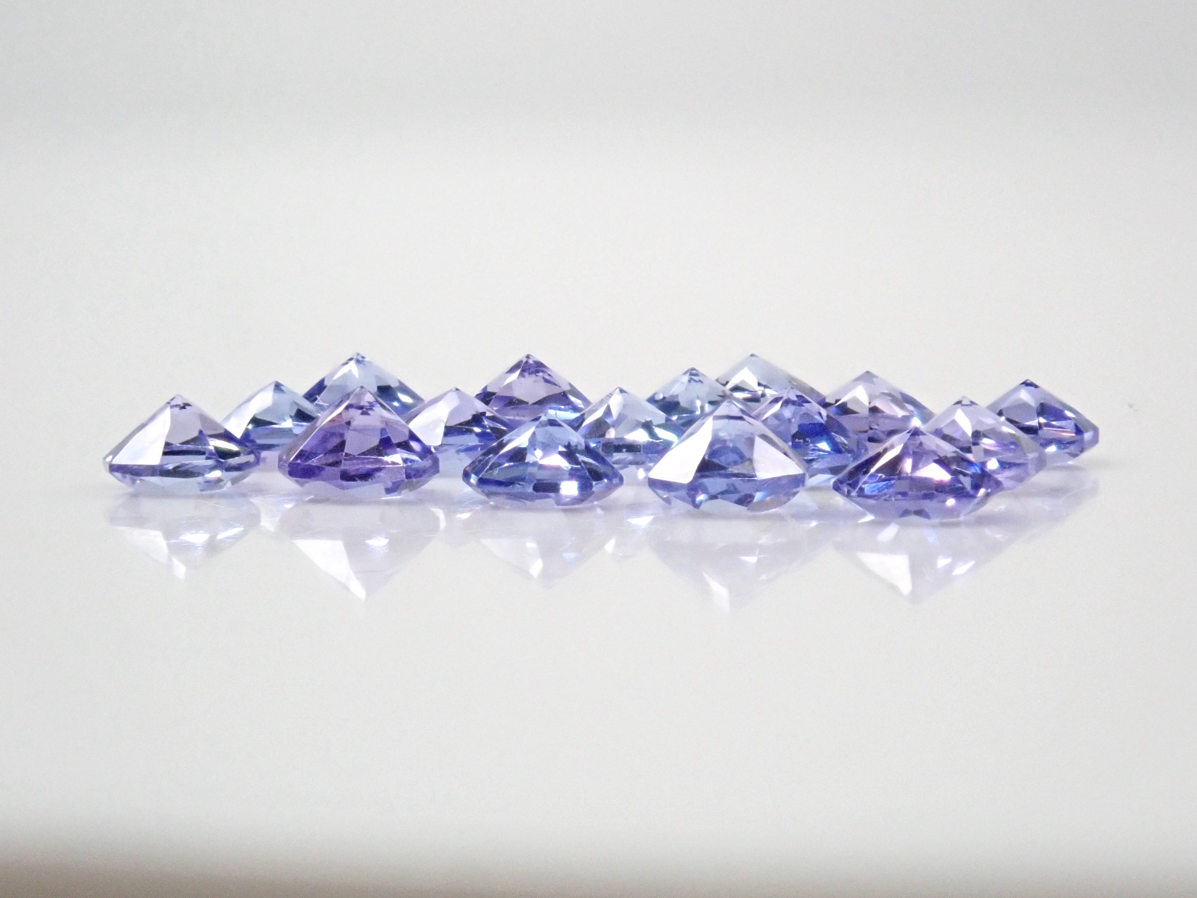 《Limited to 16 stones》1 tanzanite stone (octagonal cut, 3.0mm)《Multiple purchase discount available》