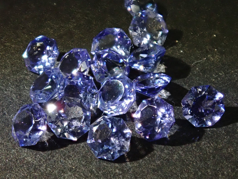 《Limited to 16 stones》1 tanzanite stone (octagonal cut, 3.0mm)《Multiple purchase discount available》