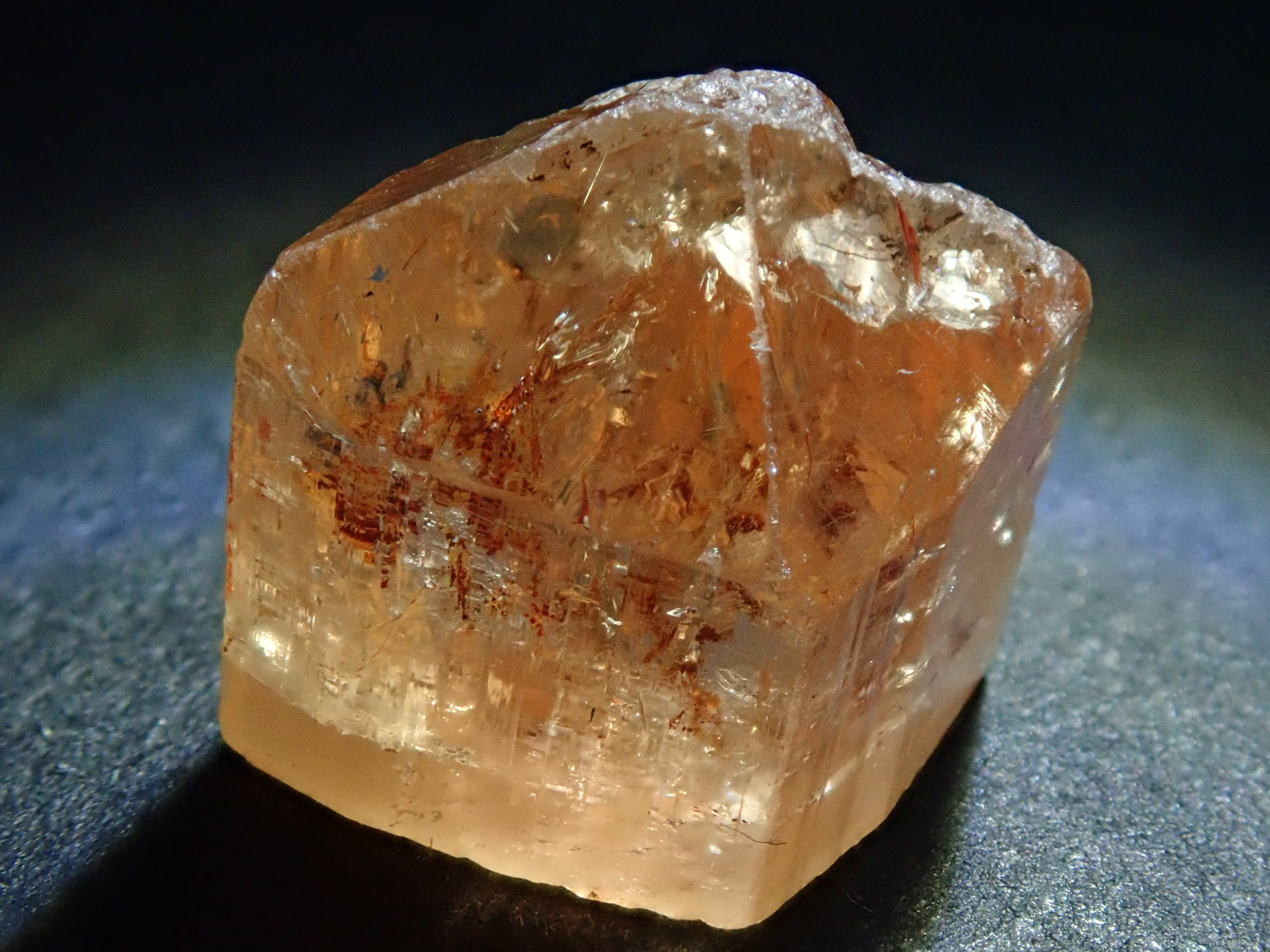 【12547808更新】インペリアルトパーズ 7.170ct原石