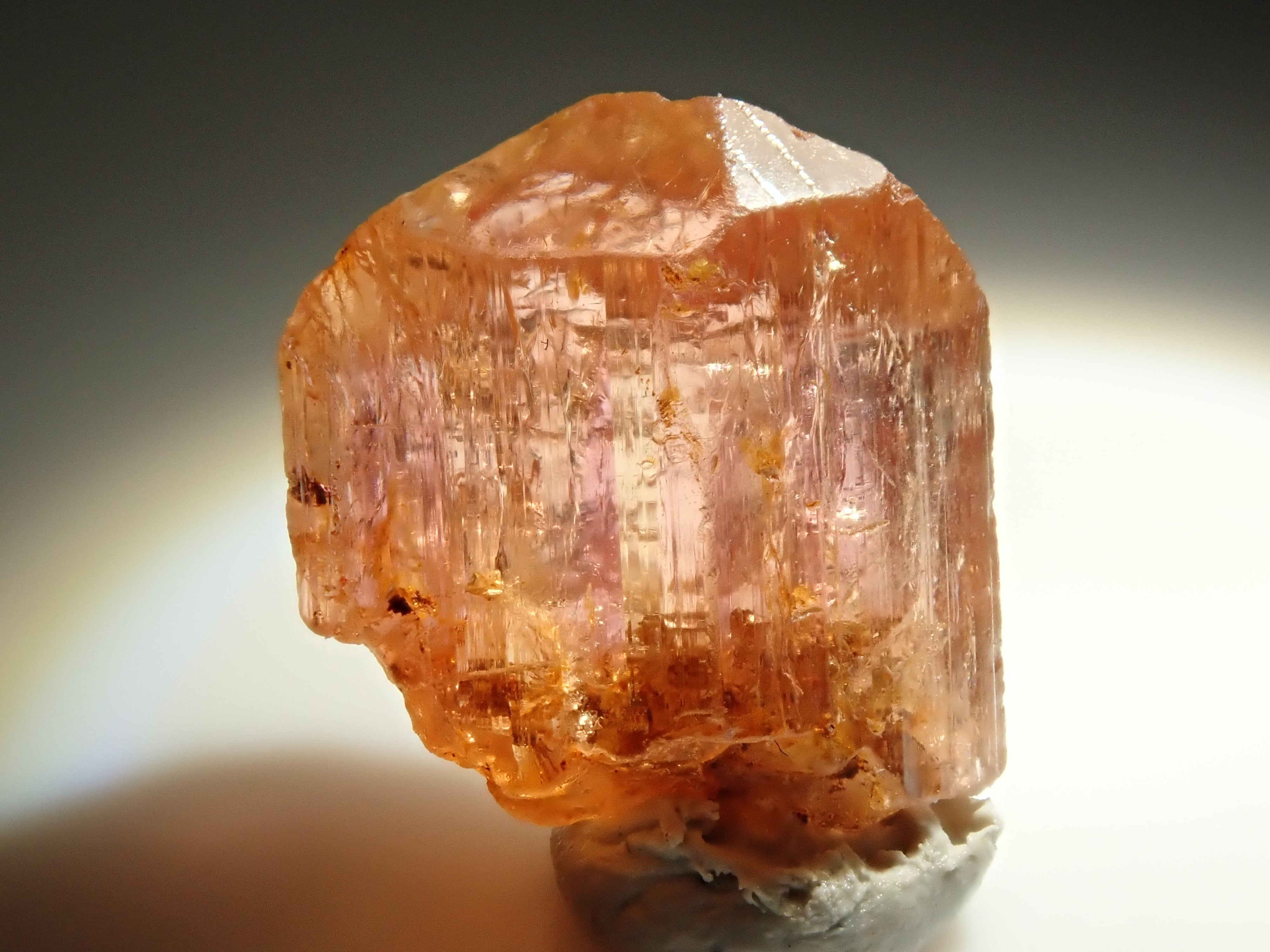 【12547809更新】インペリアルトパーズ 3.516ct原石