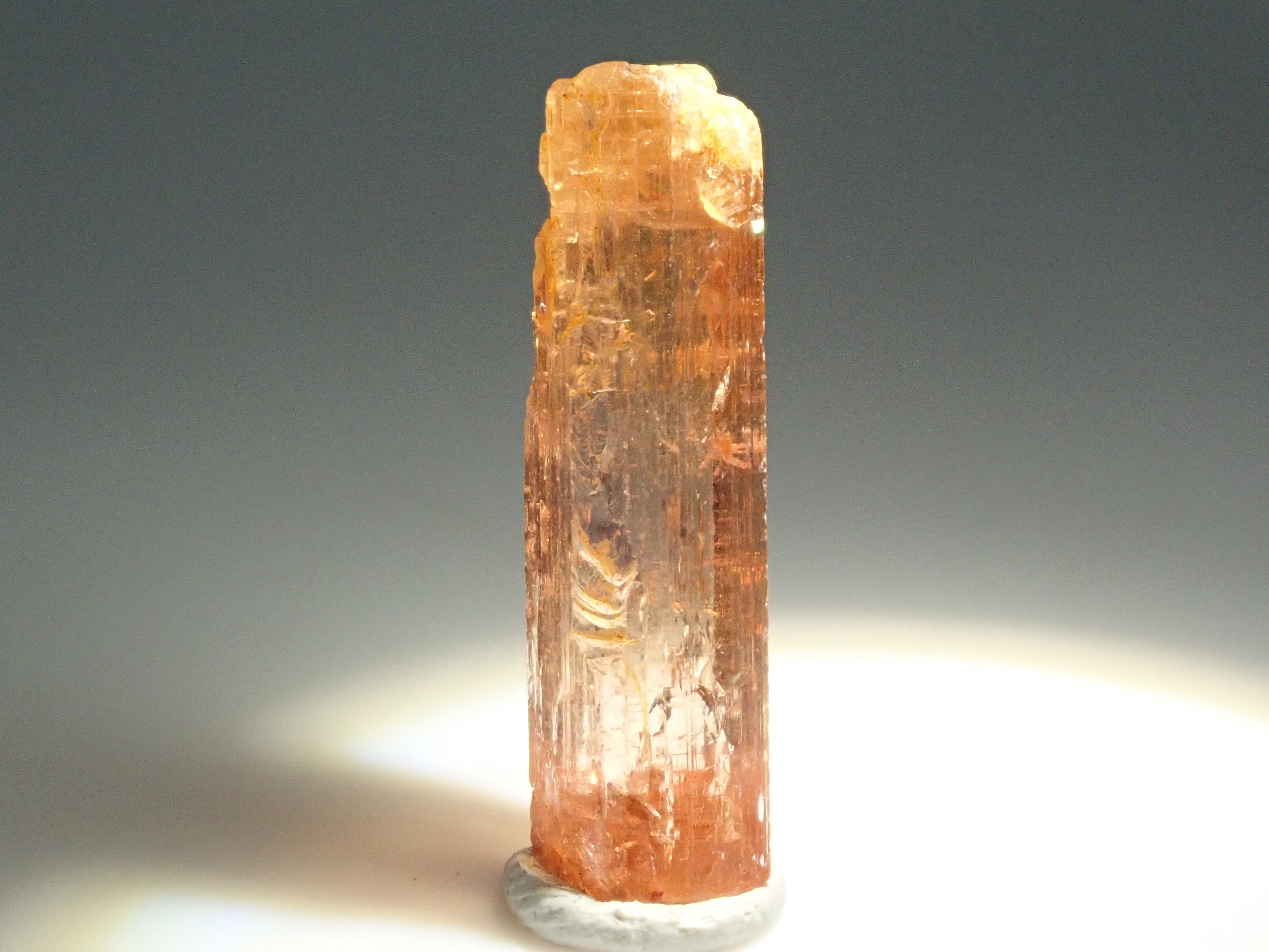 【12547810更新】インペリアルトパーズ 5.667ct原石