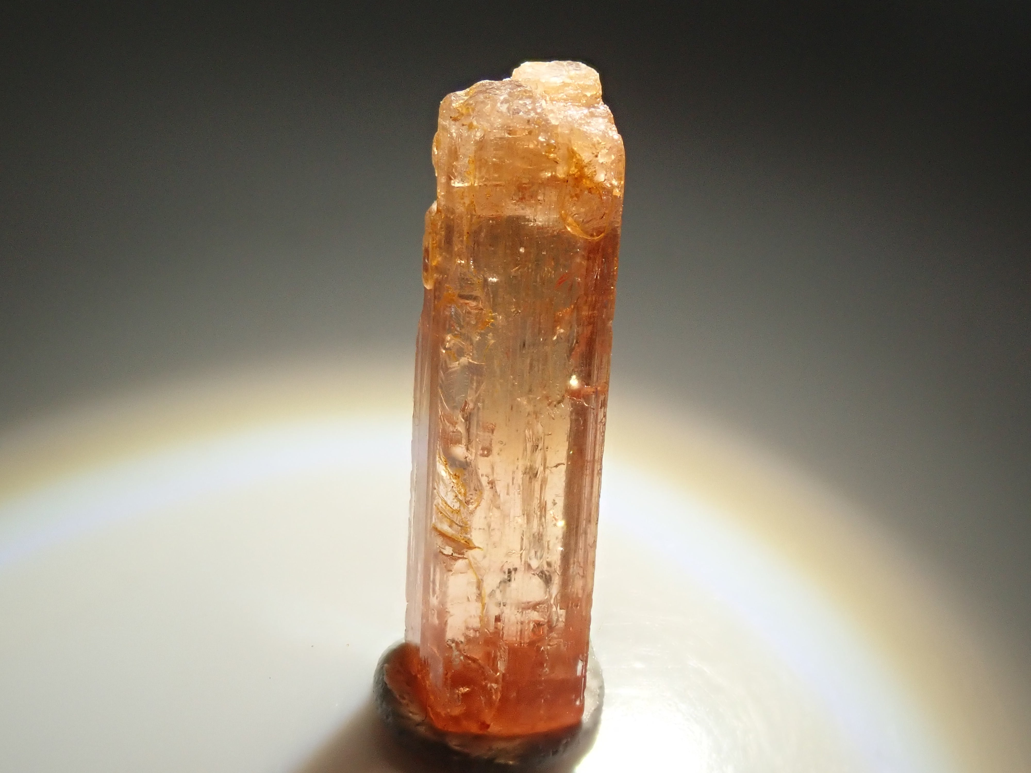 【12547810更新】インペリアルトパーズ 5.667ct原石