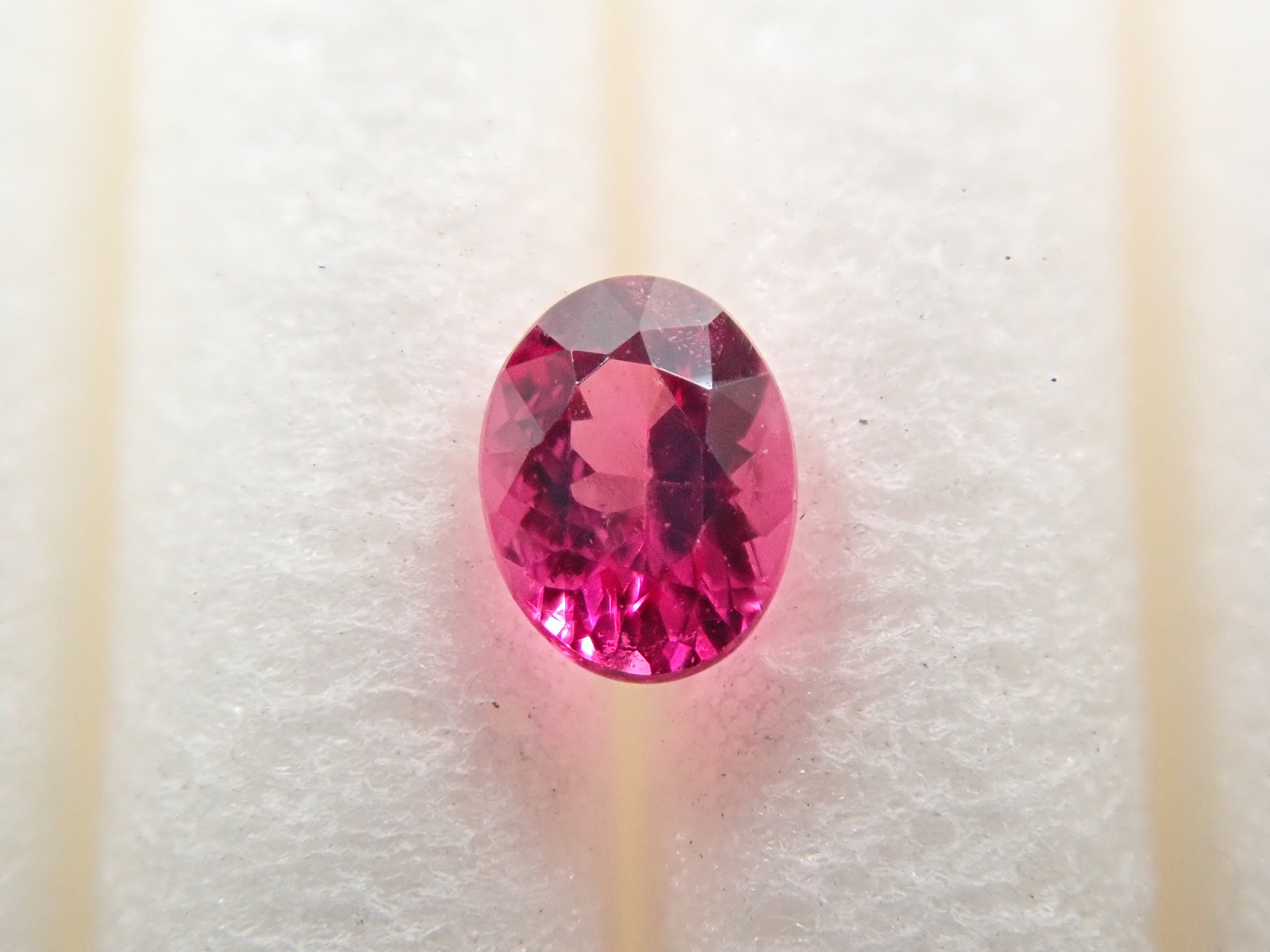 【12547734掲載】アメリカ産ノンオイルレッドベリル 0.085ctルース