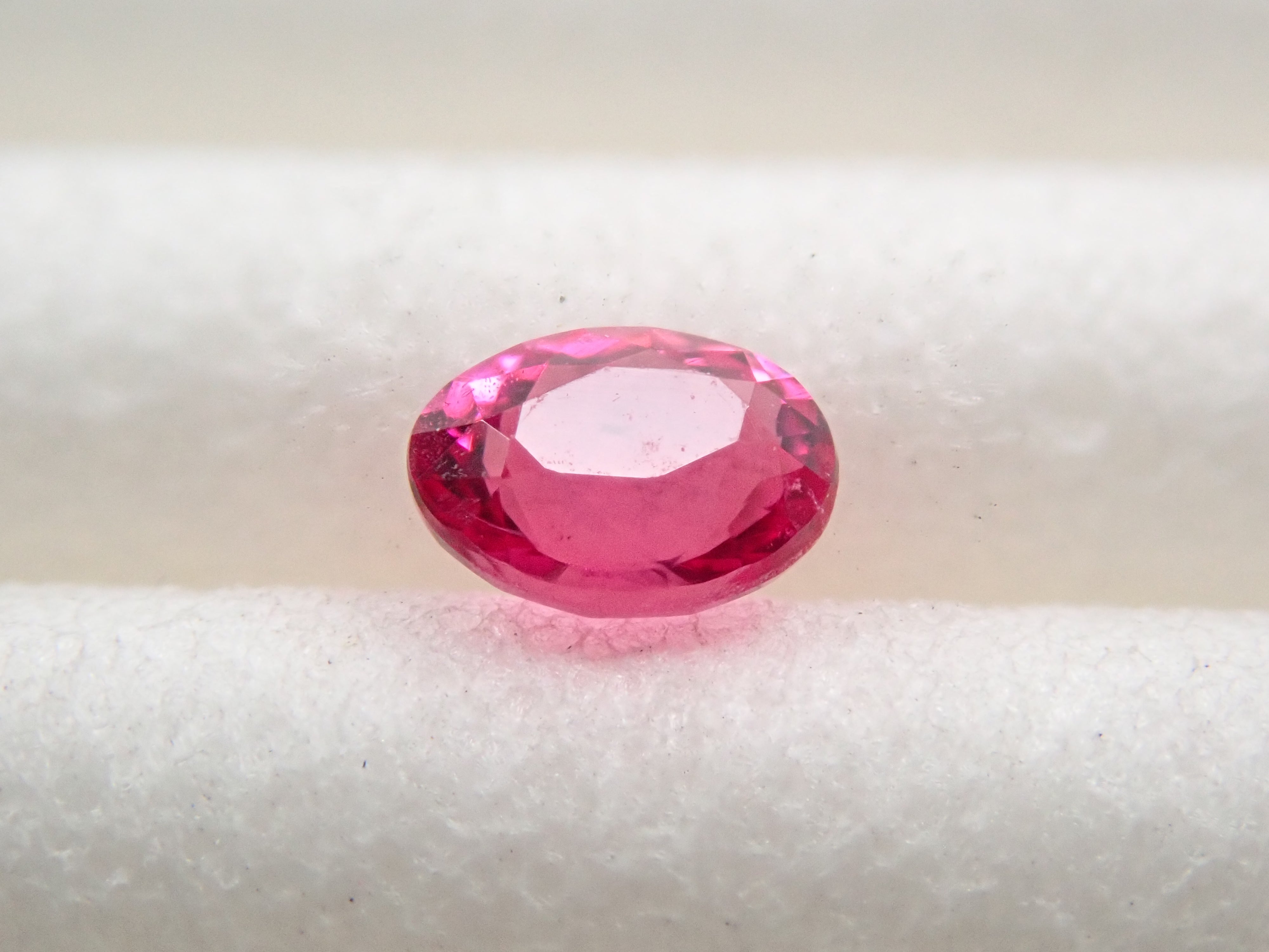 【12547734掲載】アメリカ産ノンオイルレッドベリル 0.085ctルース