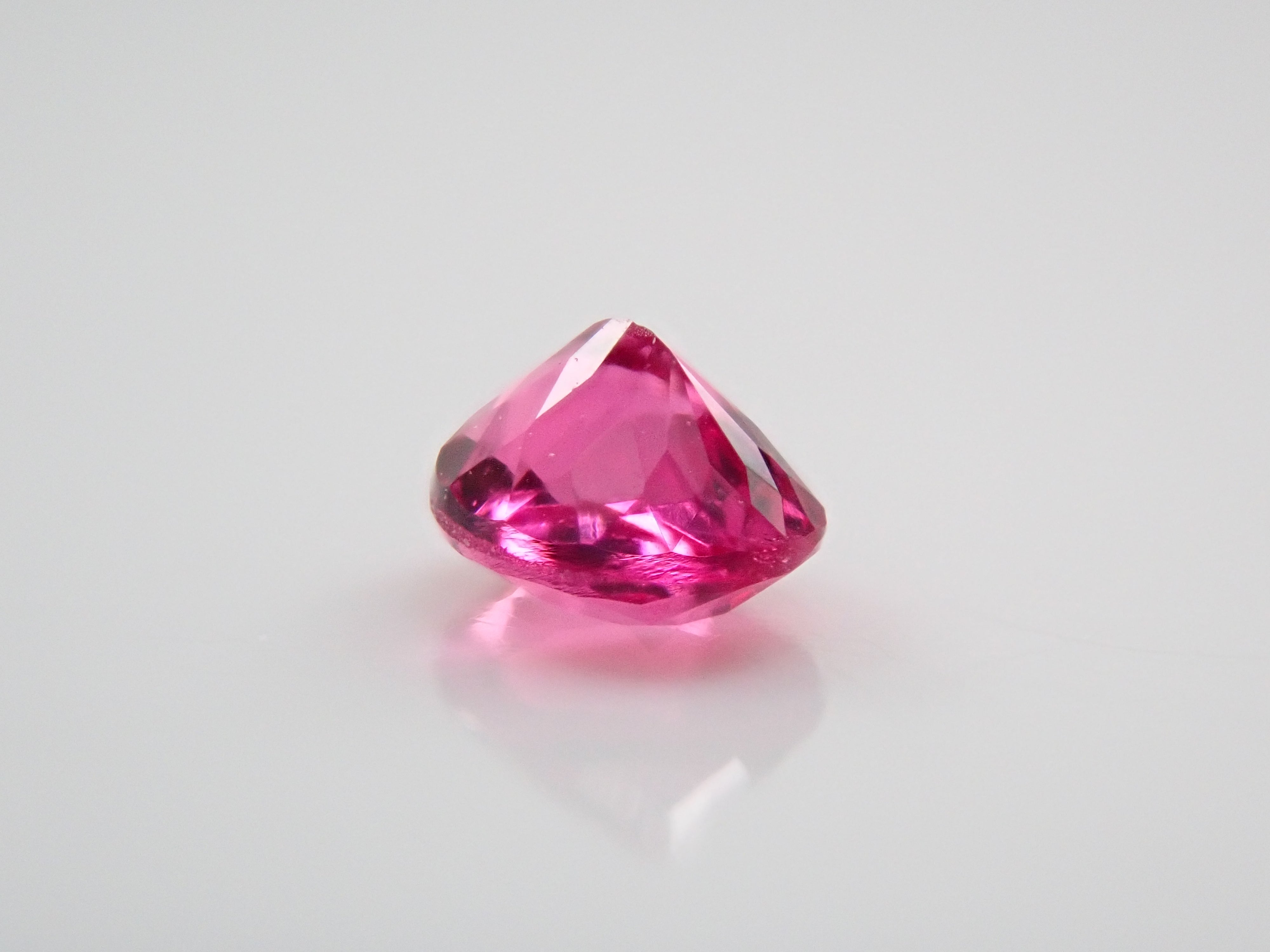 アメリカ産ノンオイルレッドベリル 0.085ctルース GIA