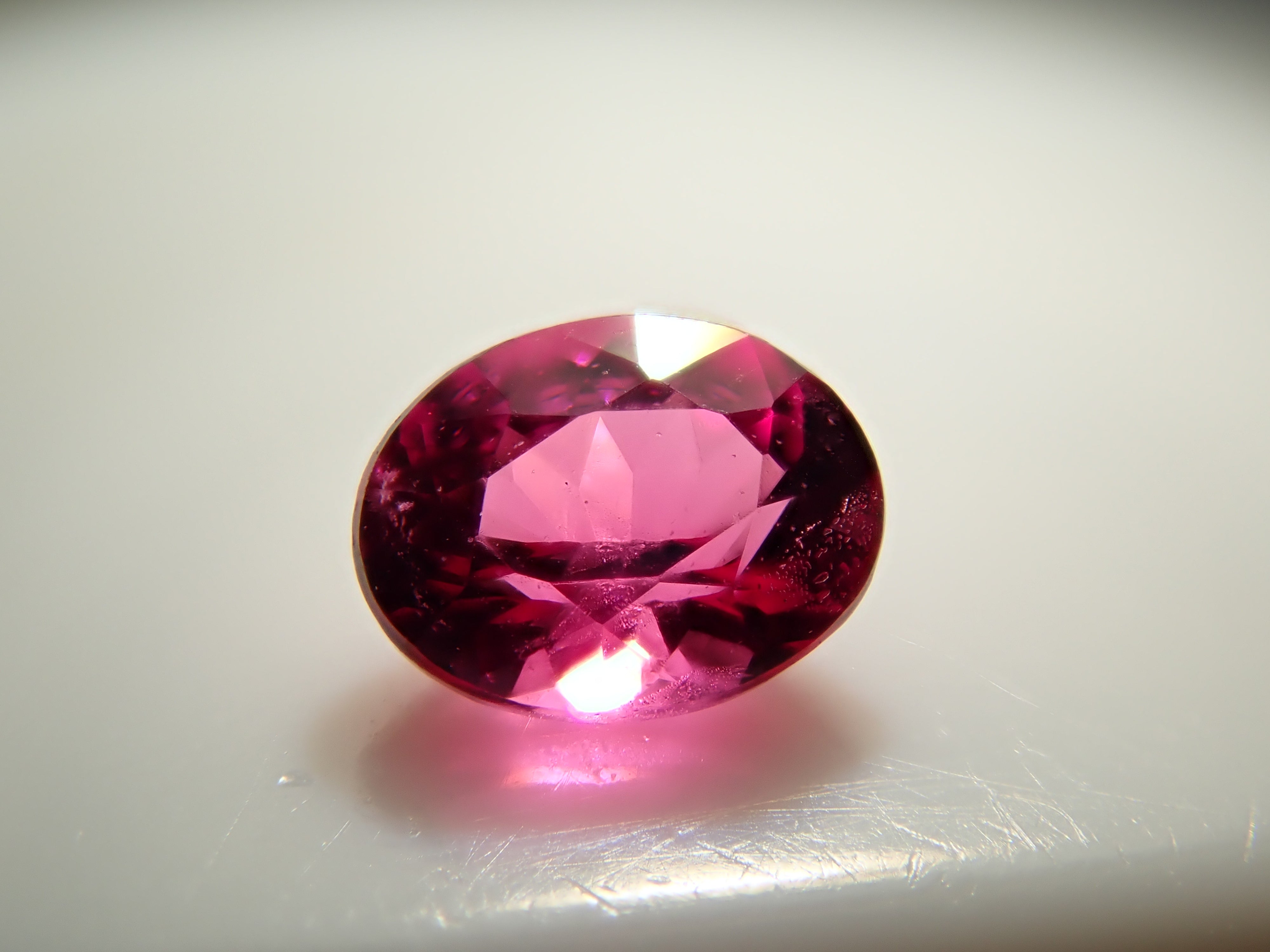 アメリカ産ノンオイルレッドベリル 0.085ctルース GIA